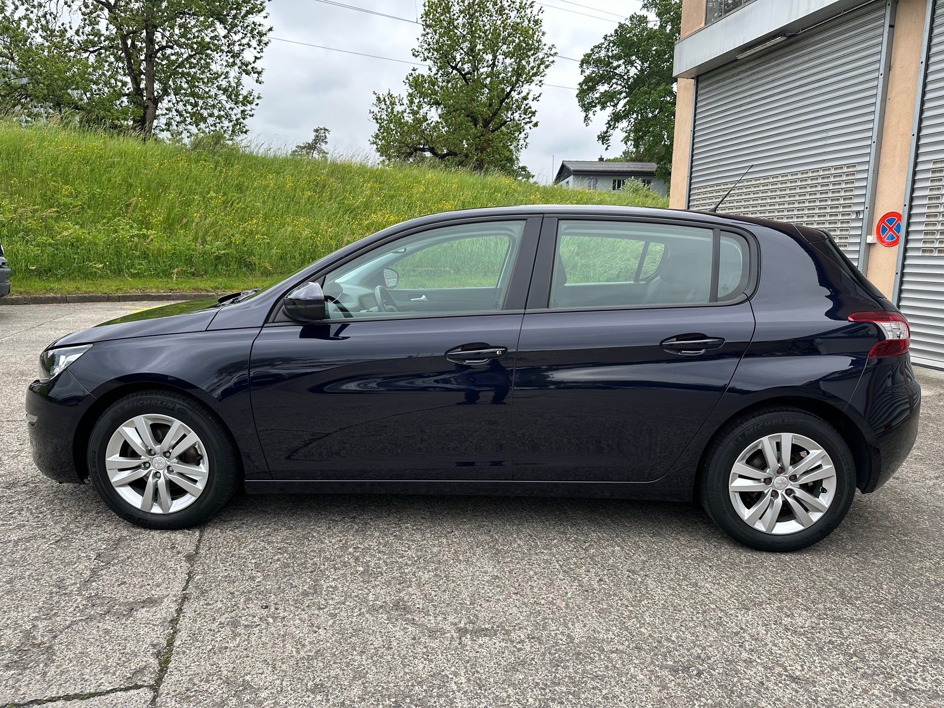 PEUGEOT 308 1.6 BlueHDI Active-image-1