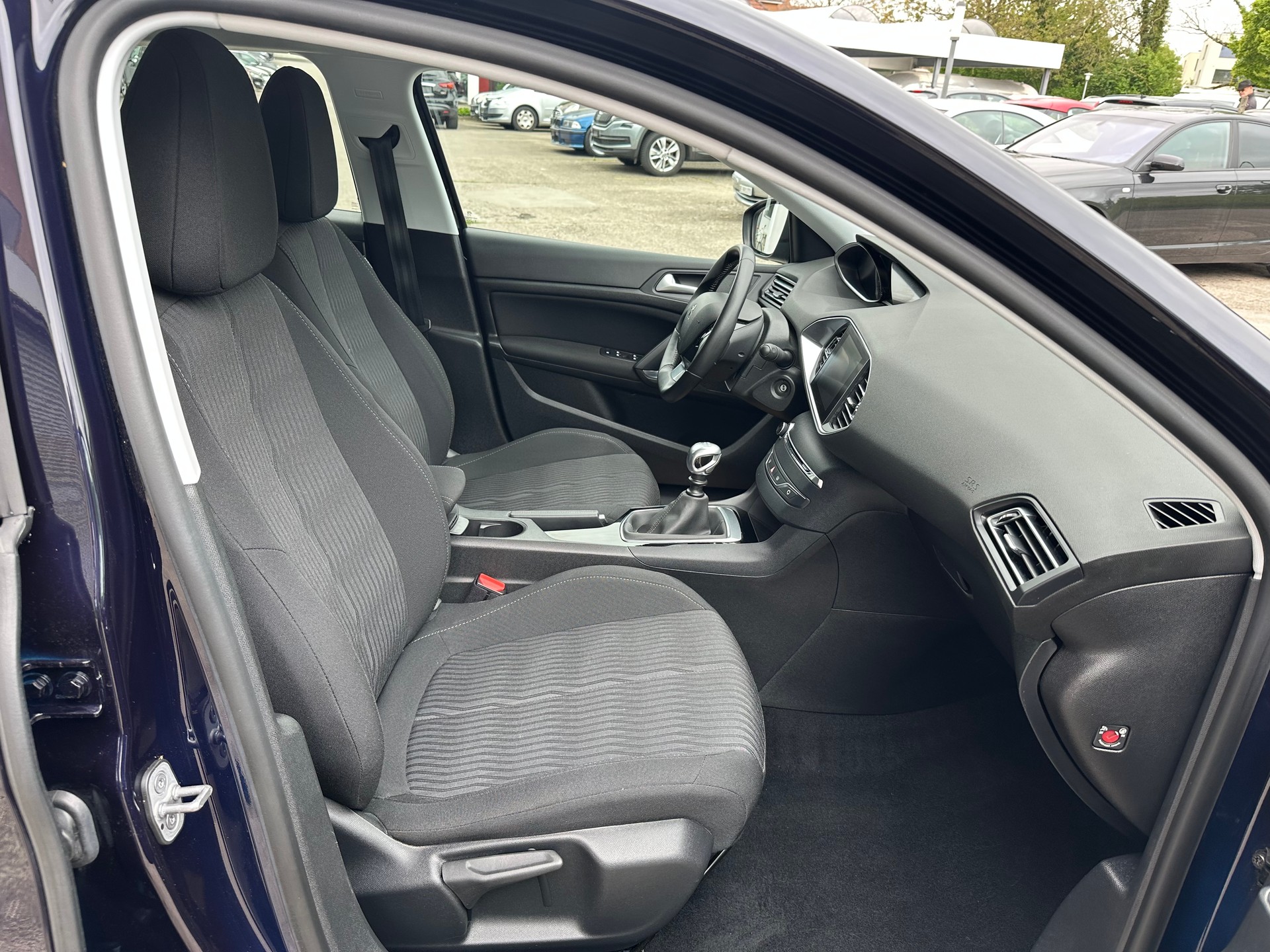 PEUGEOT 308 1.6 BlueHDI Active-image-14