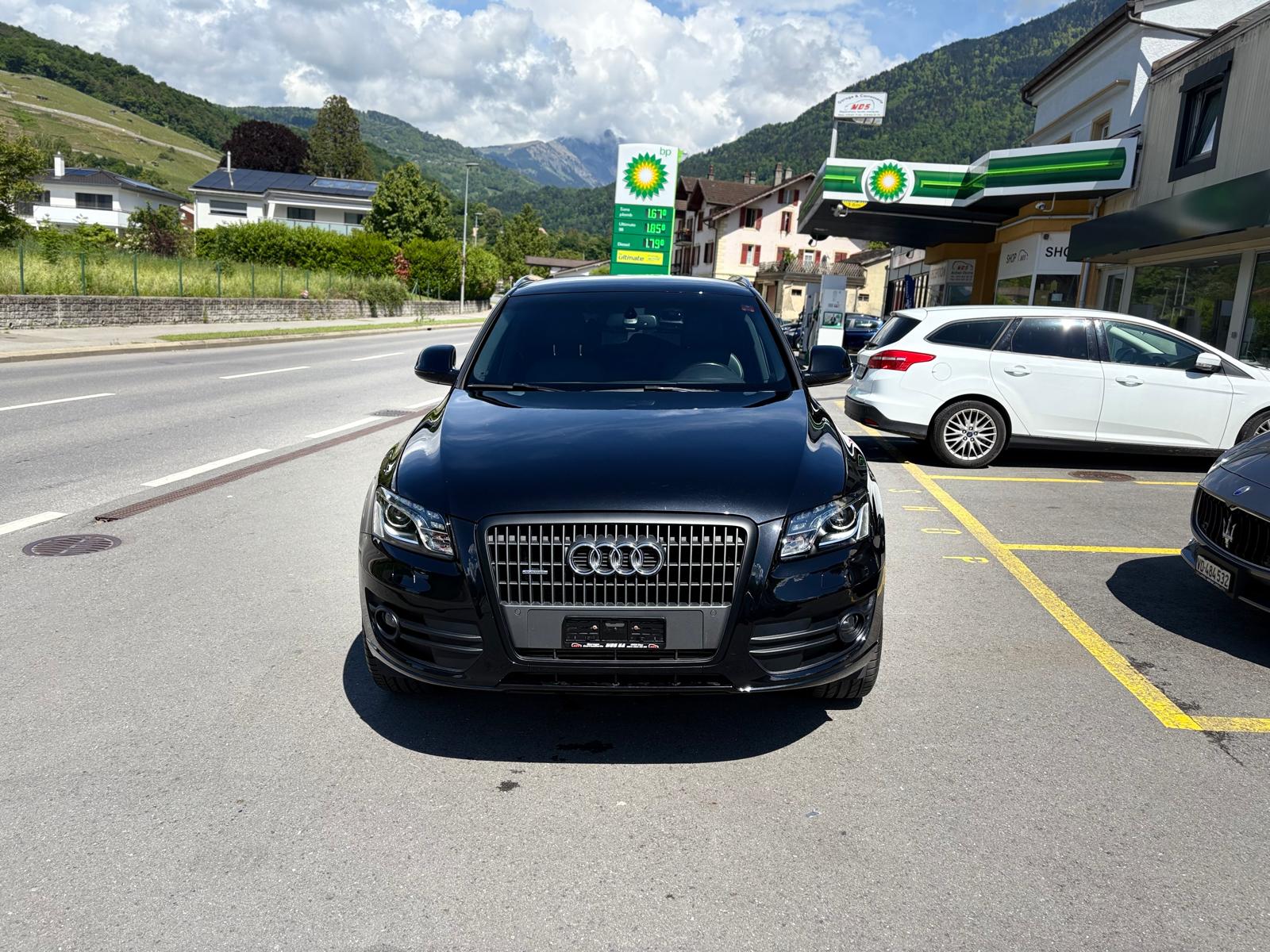 AUDI Q5 2.0 TDI quattro S-tronic-image-1