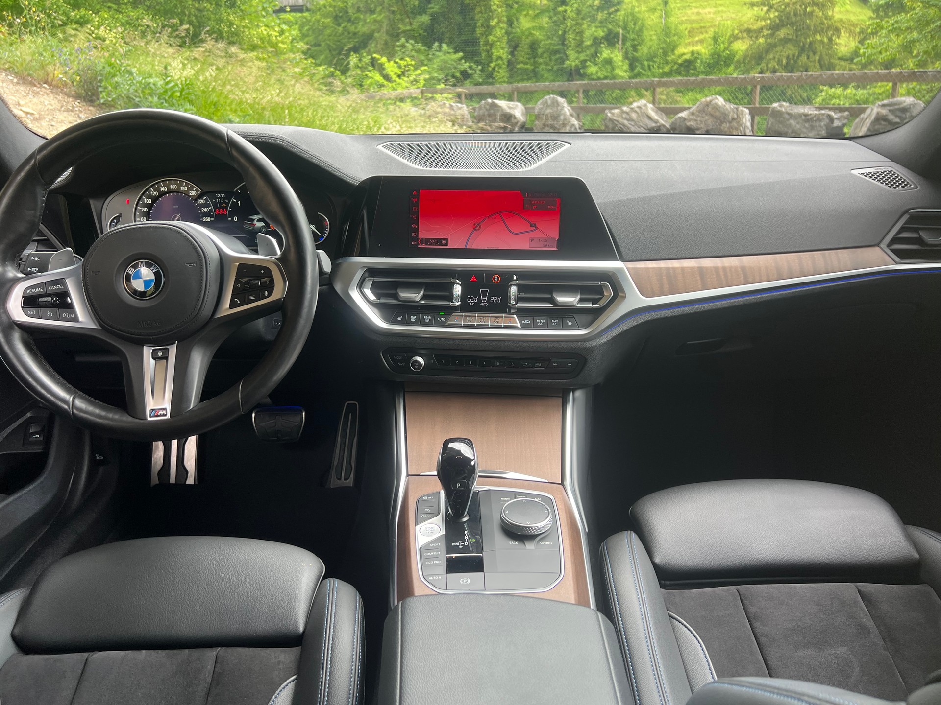 BMW 330i Touring xDrive Steptronic M Sport-image-6