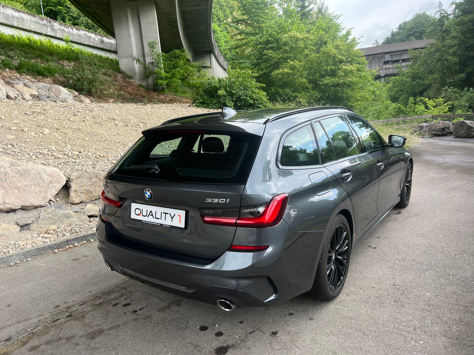 BMW 330i Touring xDrive Steptronic M Sport-image-3