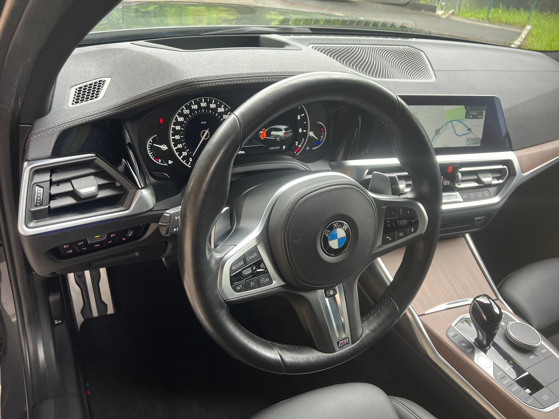 BMW 330i Touring xDrive Steptronic M Sport-image-8