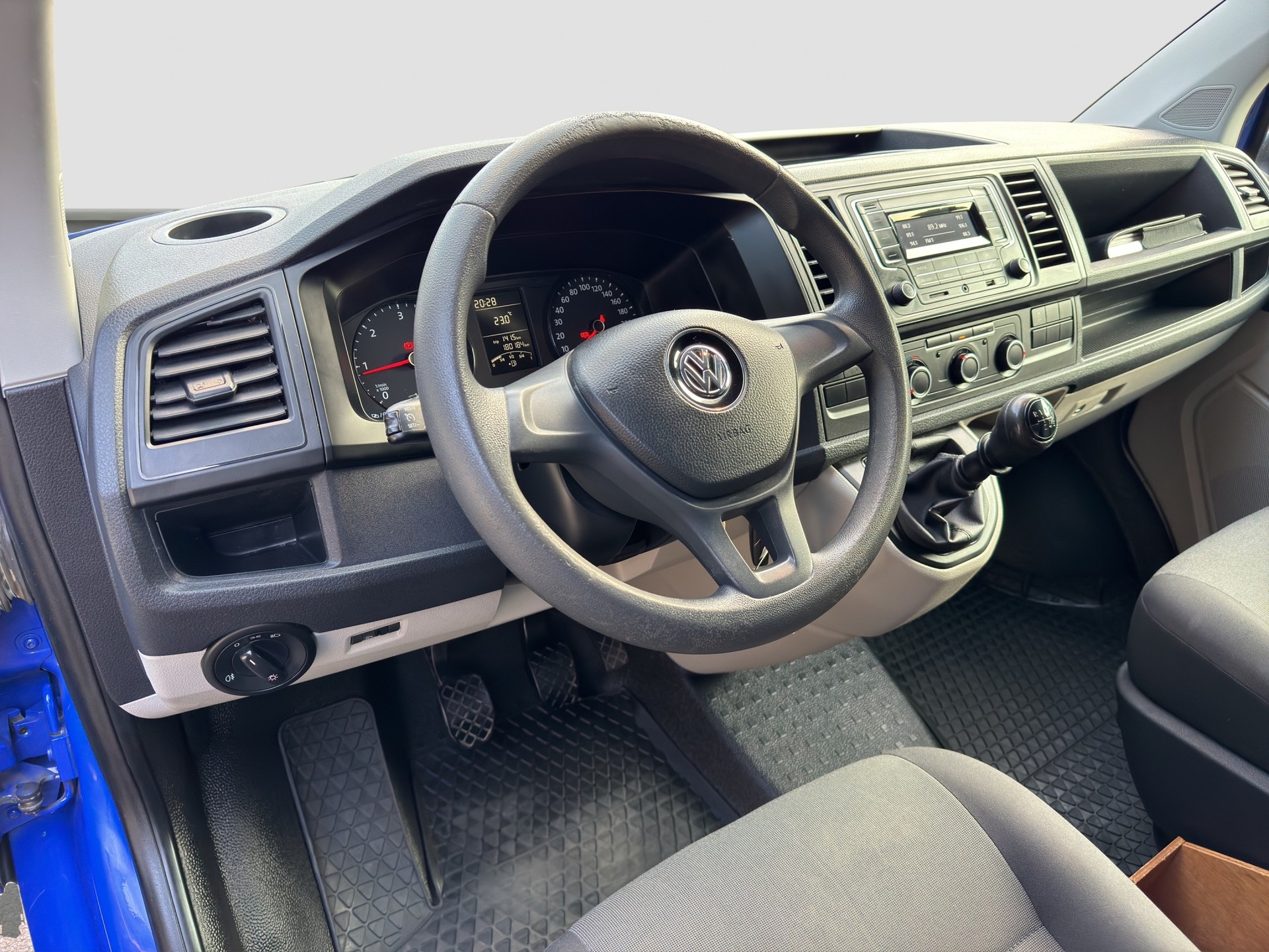 VW T6 2.0 TDI 4Motion-image-4