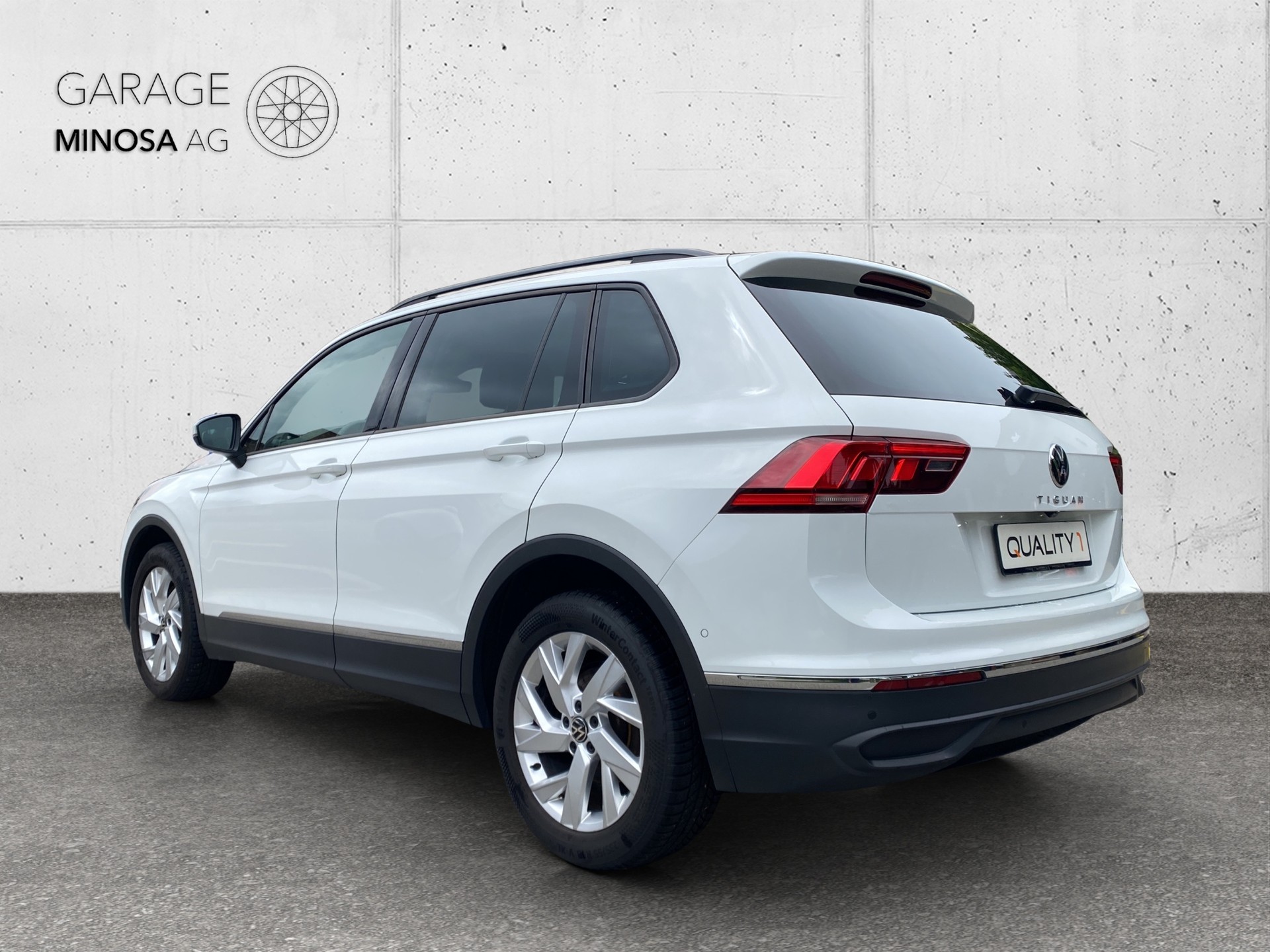VW Tiguan 2.0TSI Life 4Motion DSG-image-2