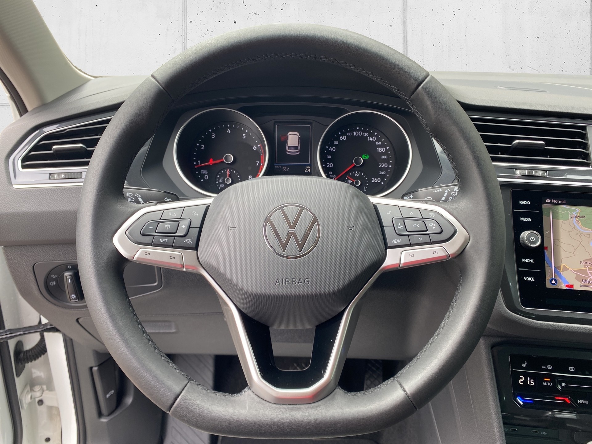 VW Tiguan 2.0TSI Life 4Motion DSG-image-8
