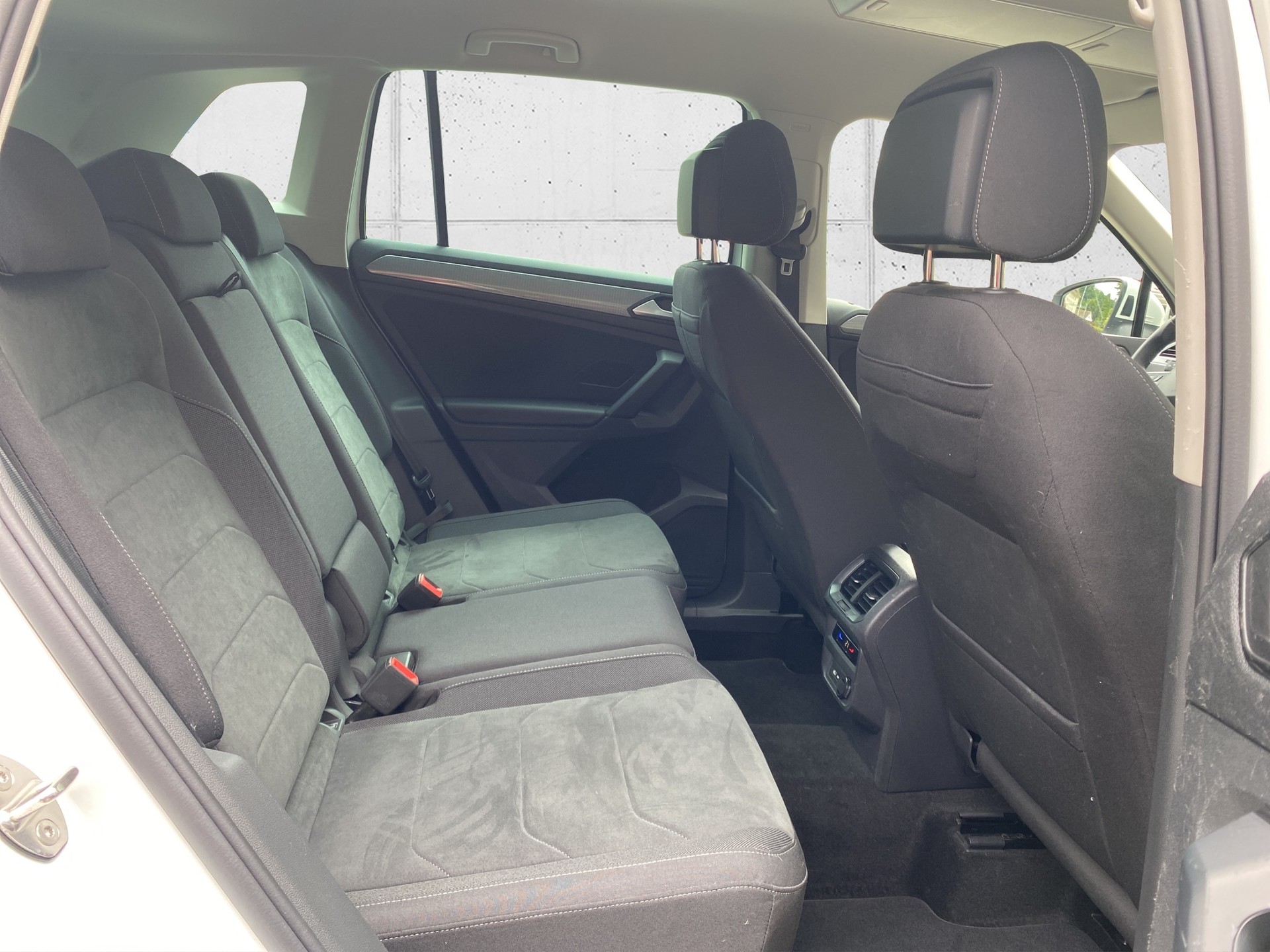 VW Tiguan 2.0TSI Life 4Motion DSG-image-14