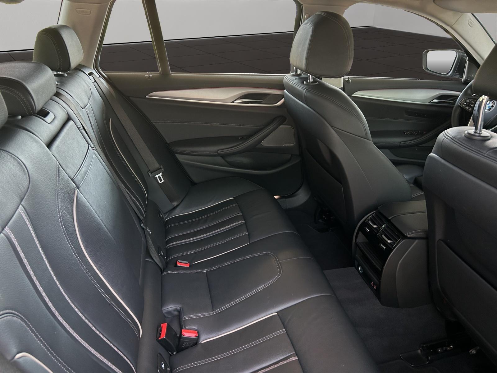 BMW 530d xDrive-image-11