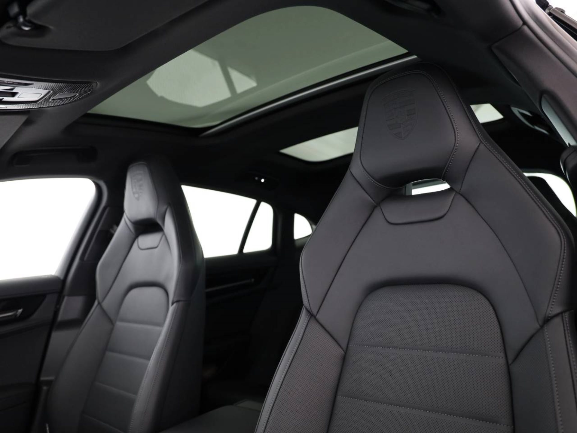 PORSCHE Panamera 4 E-Hybrid-image-16
