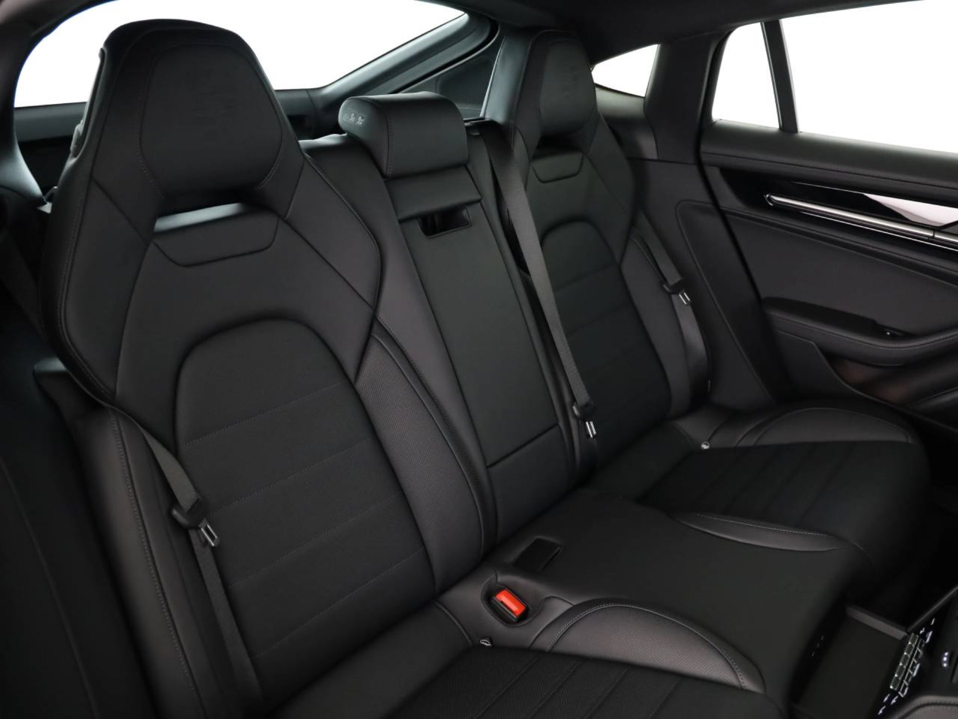 PORSCHE Panamera 4 E-Hybrid-image-18