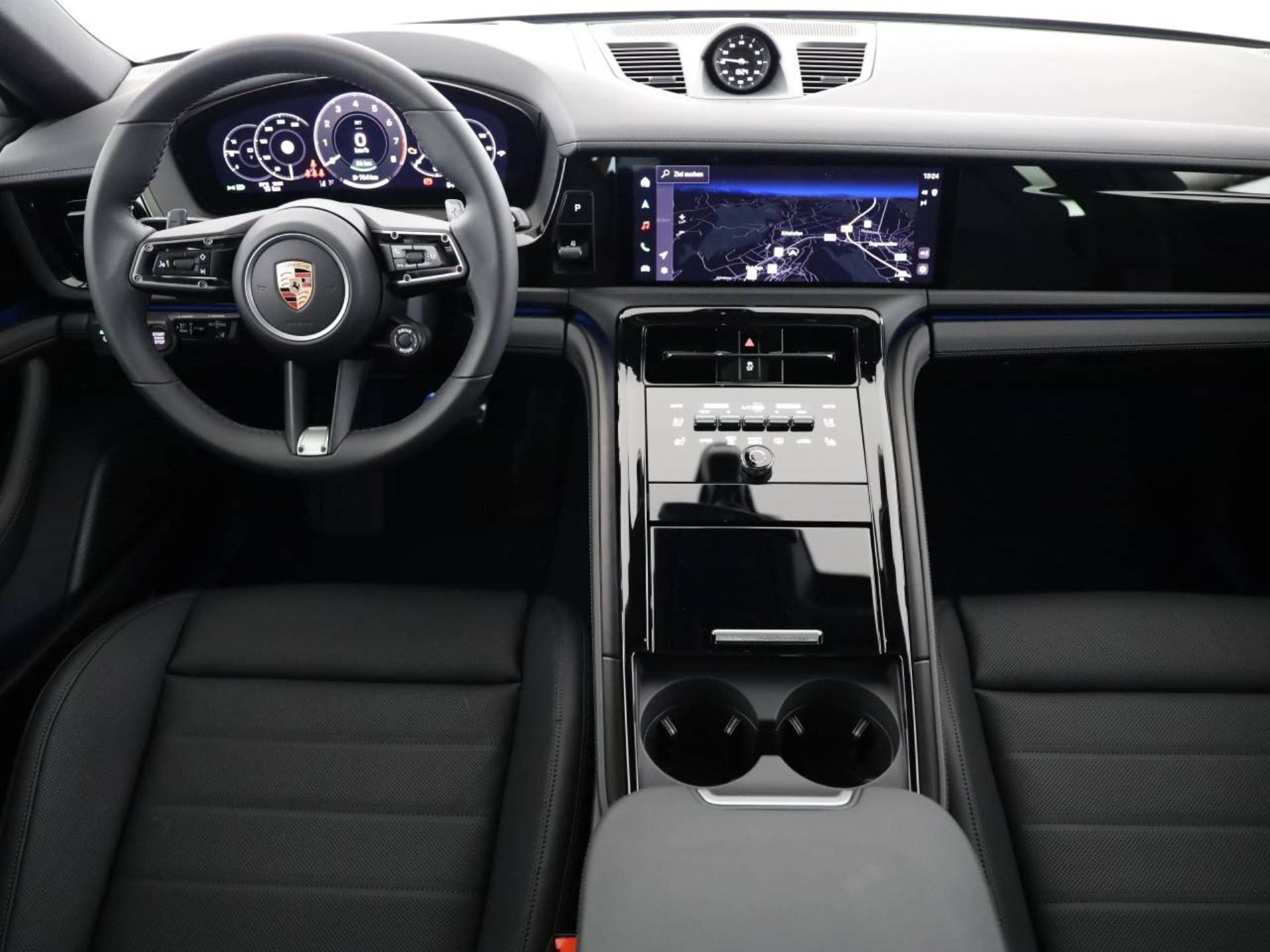 PORSCHE Panamera 4 E-Hybrid-image-4
