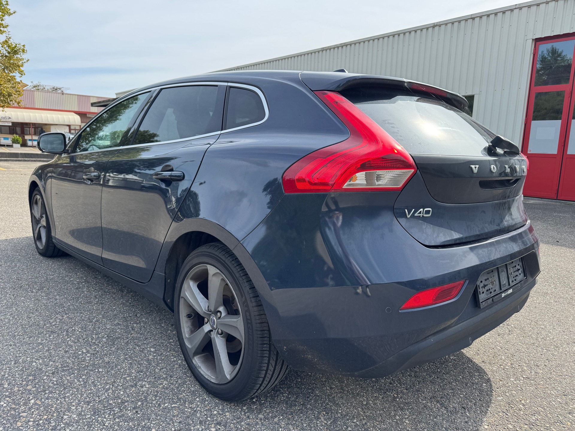 VOLVO V40 D2 Momentum Powershift-image-4