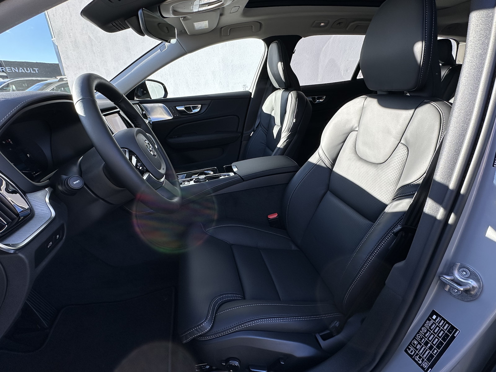 VOLVO V60 2.0 T8 TE Ultra Dark eAWD-image-10