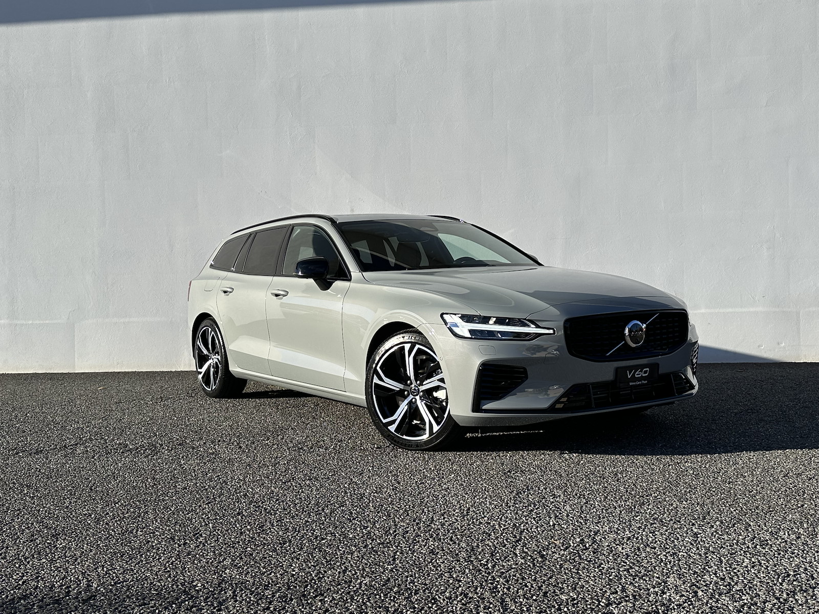 VOLVO V60 2.0 T8 TE Ultra Dark eAWD-image-2
