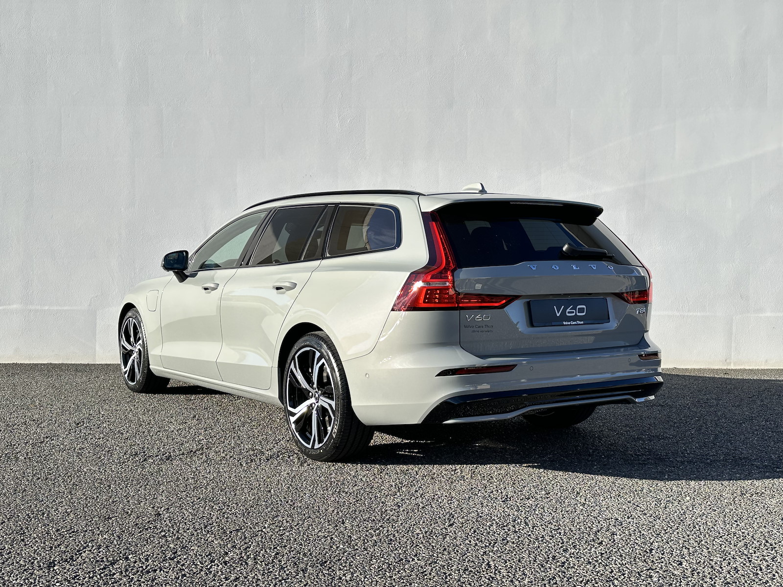 VOLVO V60 2.0 T8 TE Ultra Dark eAWD-image-5