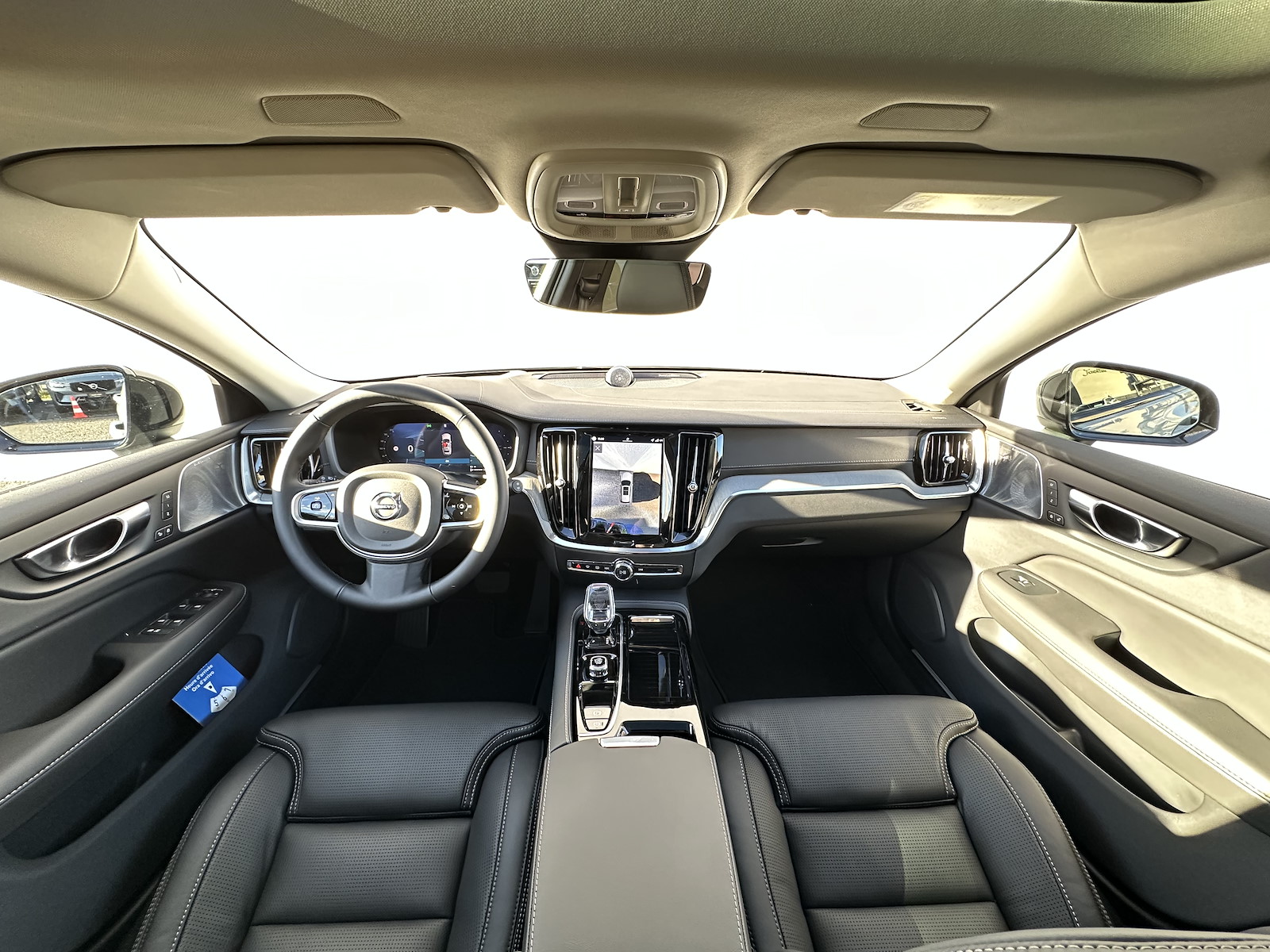VOLVO V60 2.0 T8 TE Ultra Dark eAWD-image-8