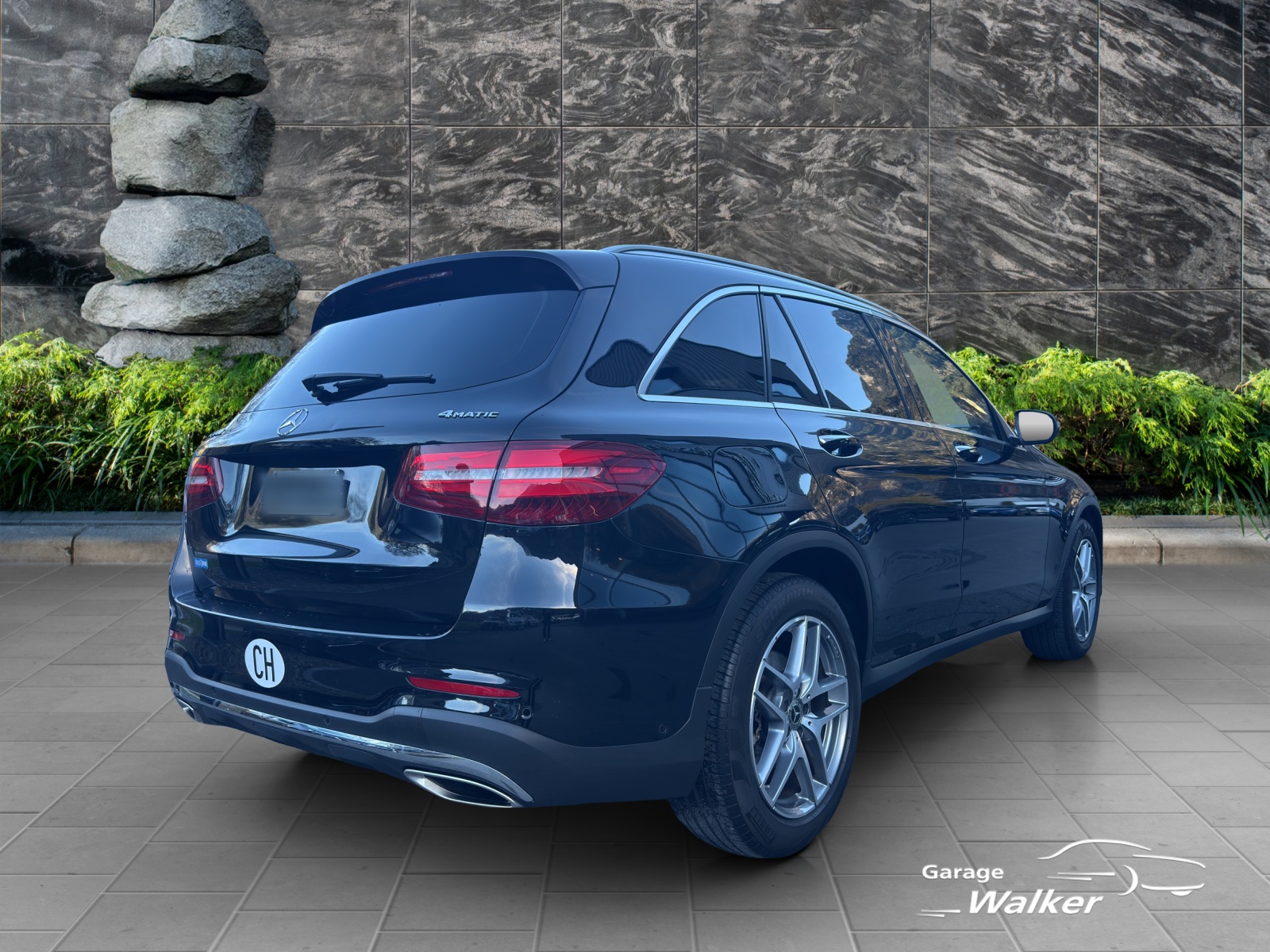 MERCEDES-BENZ GLC 300 4Matic AMG Line 9G-Tronic-image-5