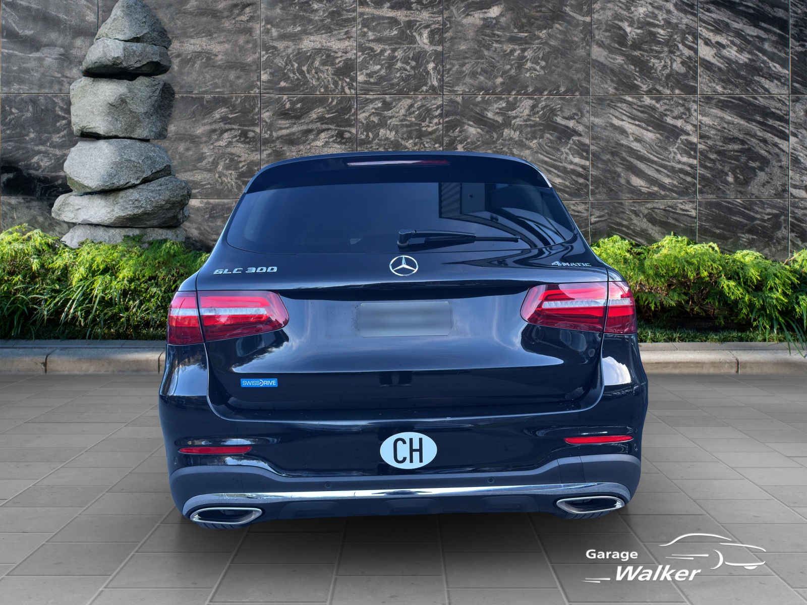 MERCEDES-BENZ GLC 300 4Matic AMG Line 9G-Tronic-image-3