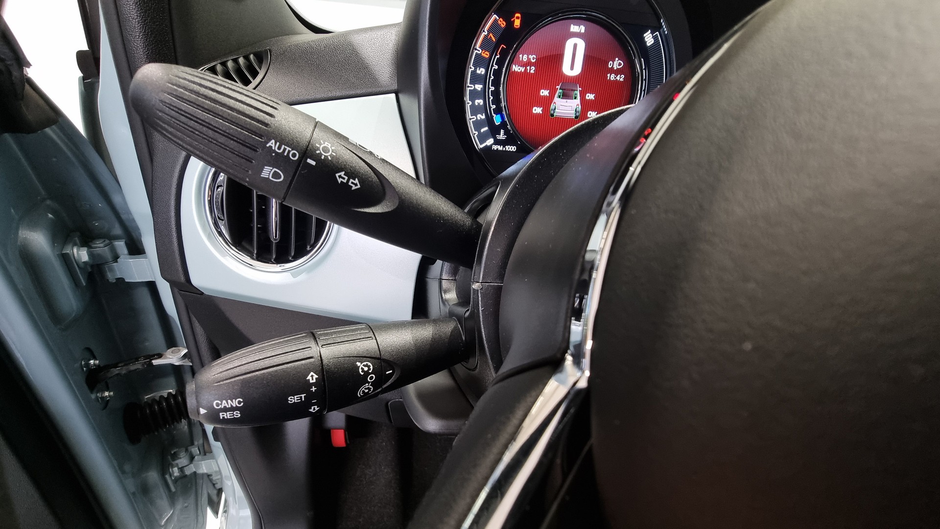 FIAT 500 C 1.0 Hybrid Edizione Speciale-image-11