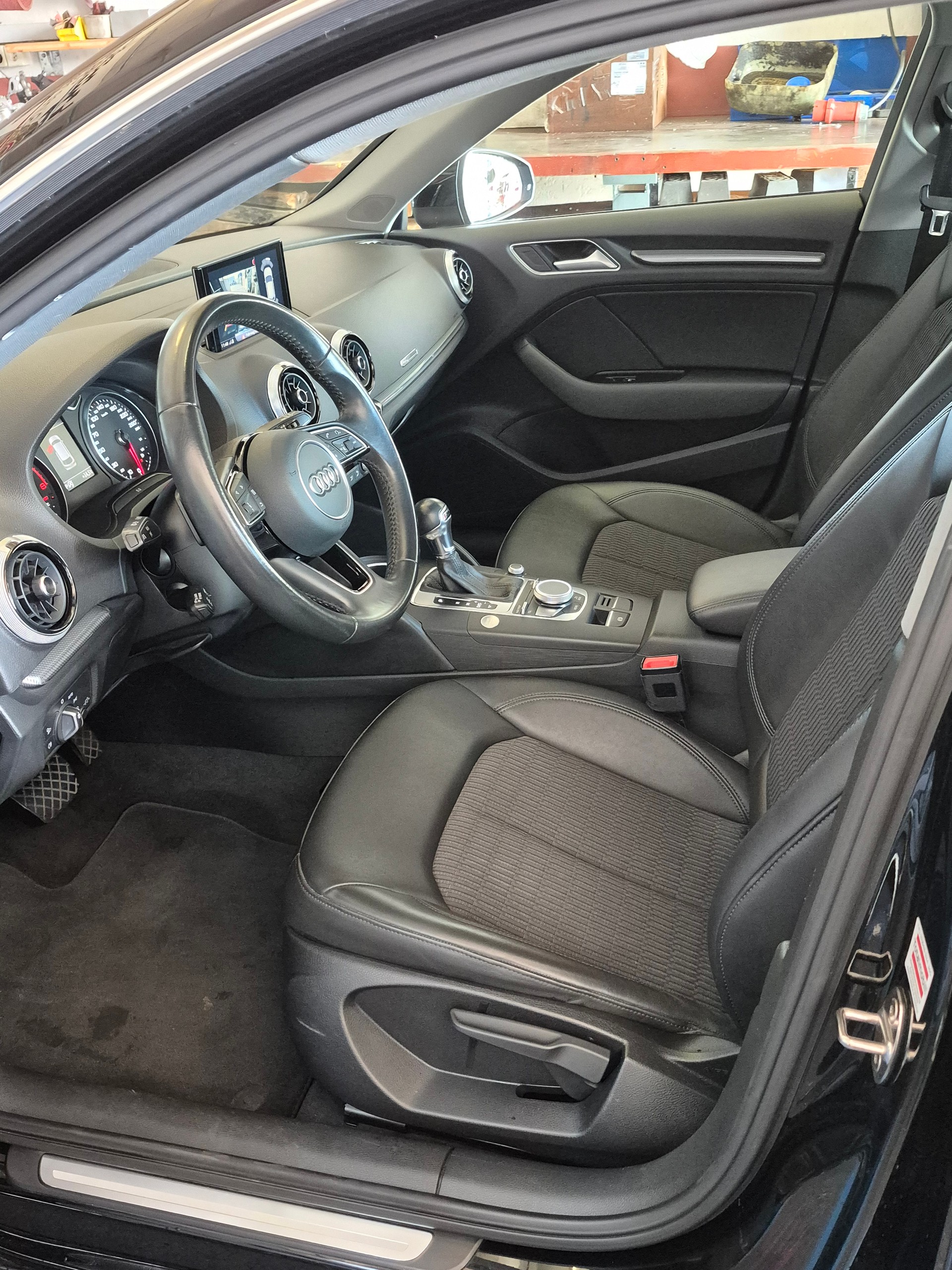 AUDI A3 Sportback 1.4 TFSI S-tronic-image-12