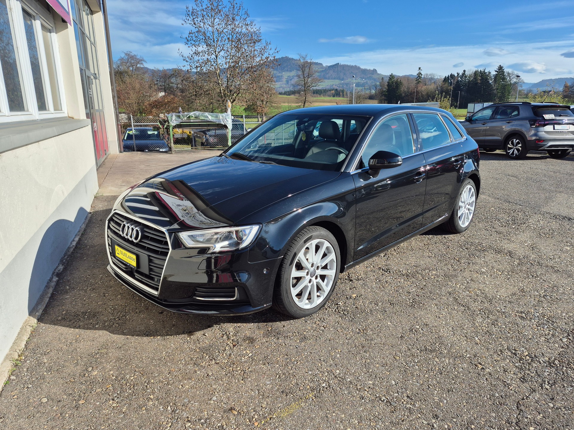 AUDI A3 Sportback 1.4 TFSI S-tronic-image-2
