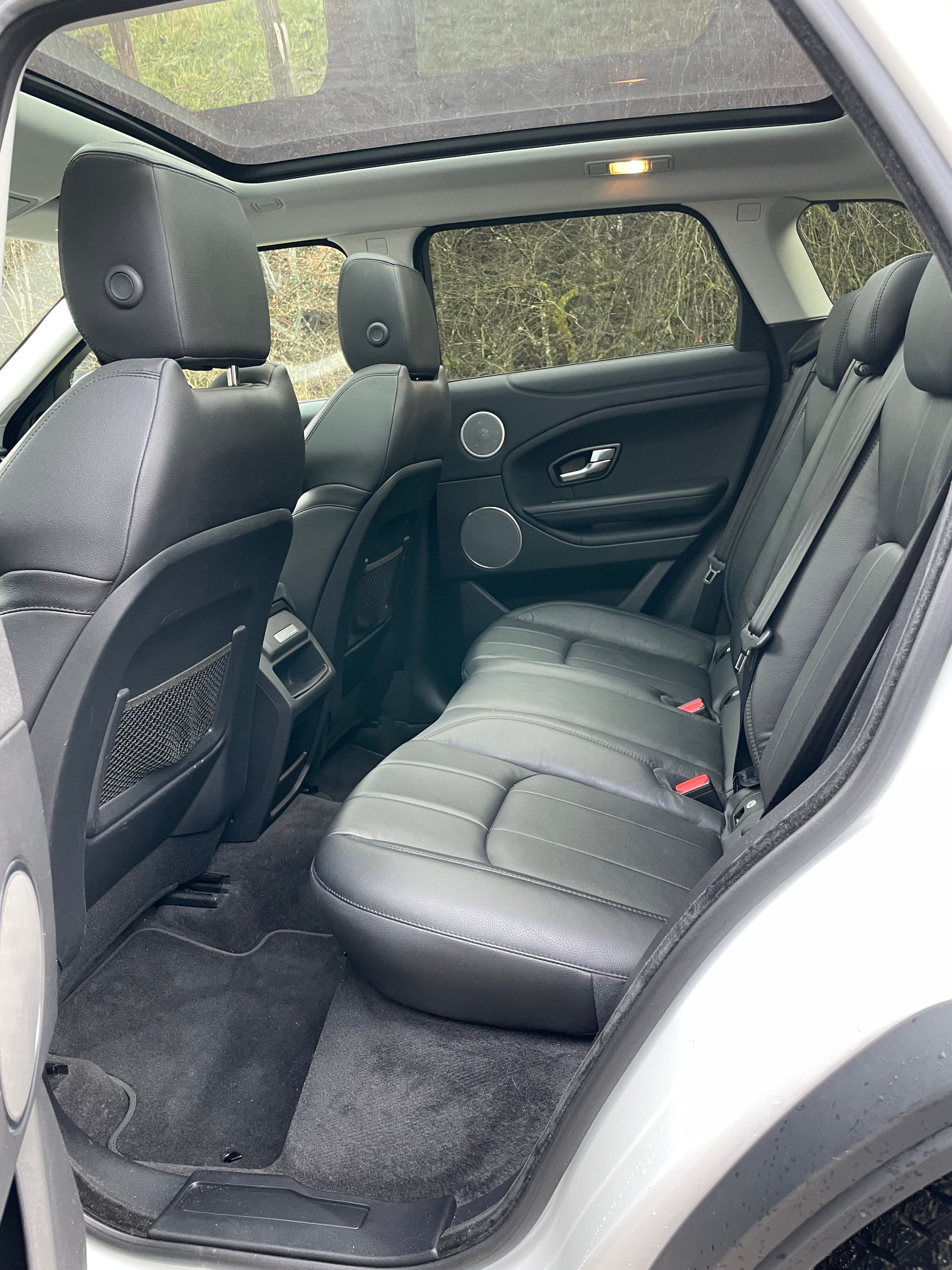 LAND ROVER Range Rover Evoque 2.0 TD4 SE AT9-image-5