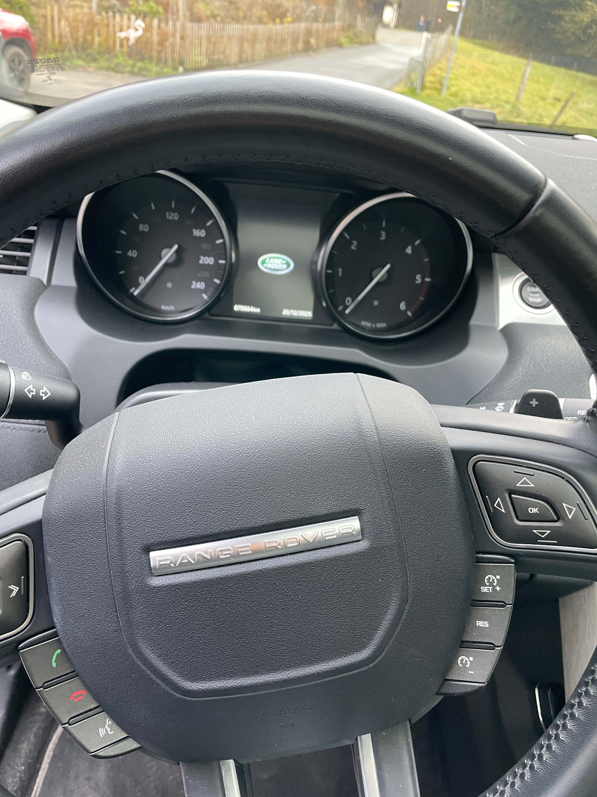 LAND ROVER Range Rover Evoque 2.0 TD4 SE AT9-image-6