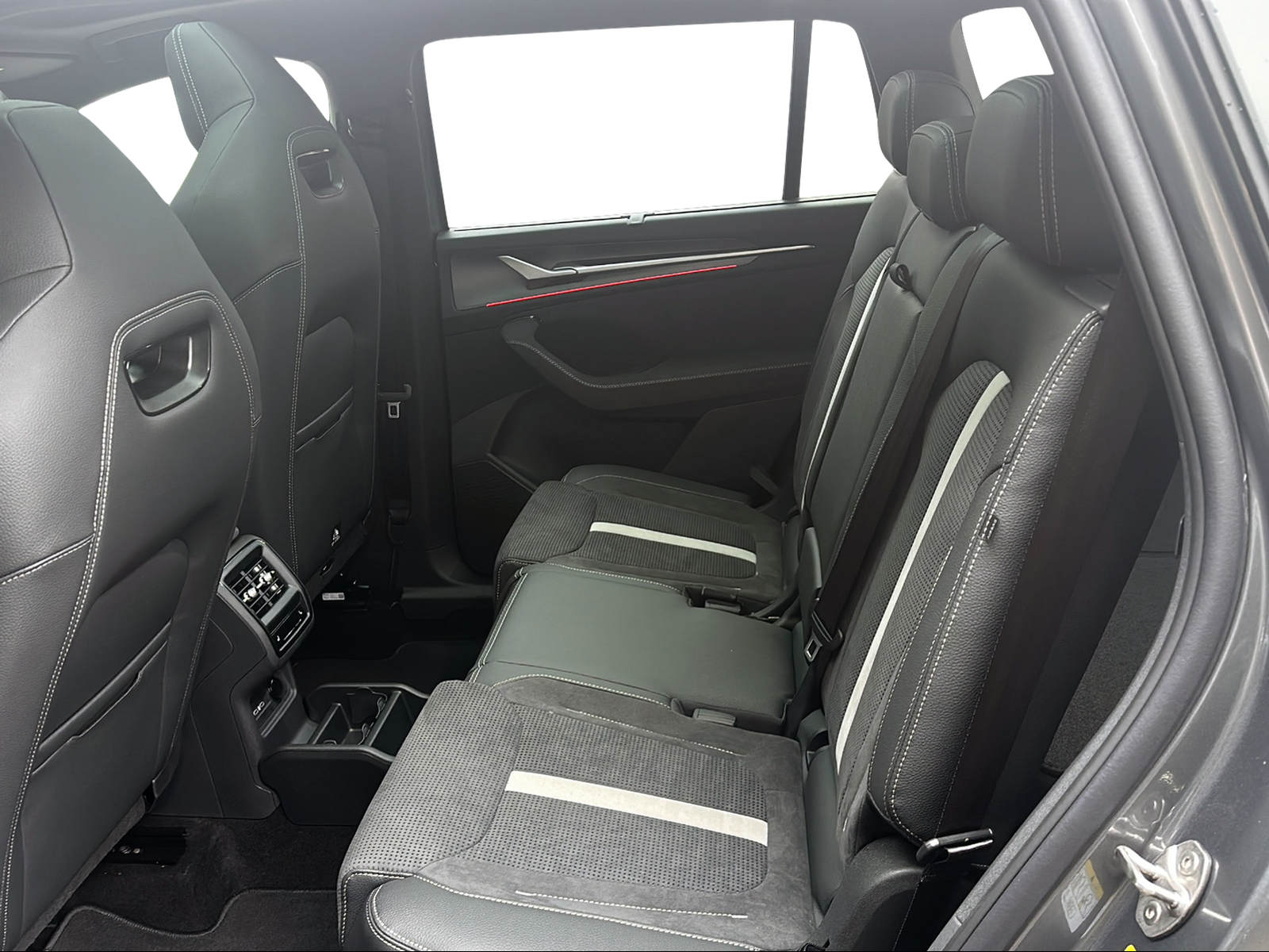 SKODA Kodiaq 2.0 TSI Sportline 4x4-image-4