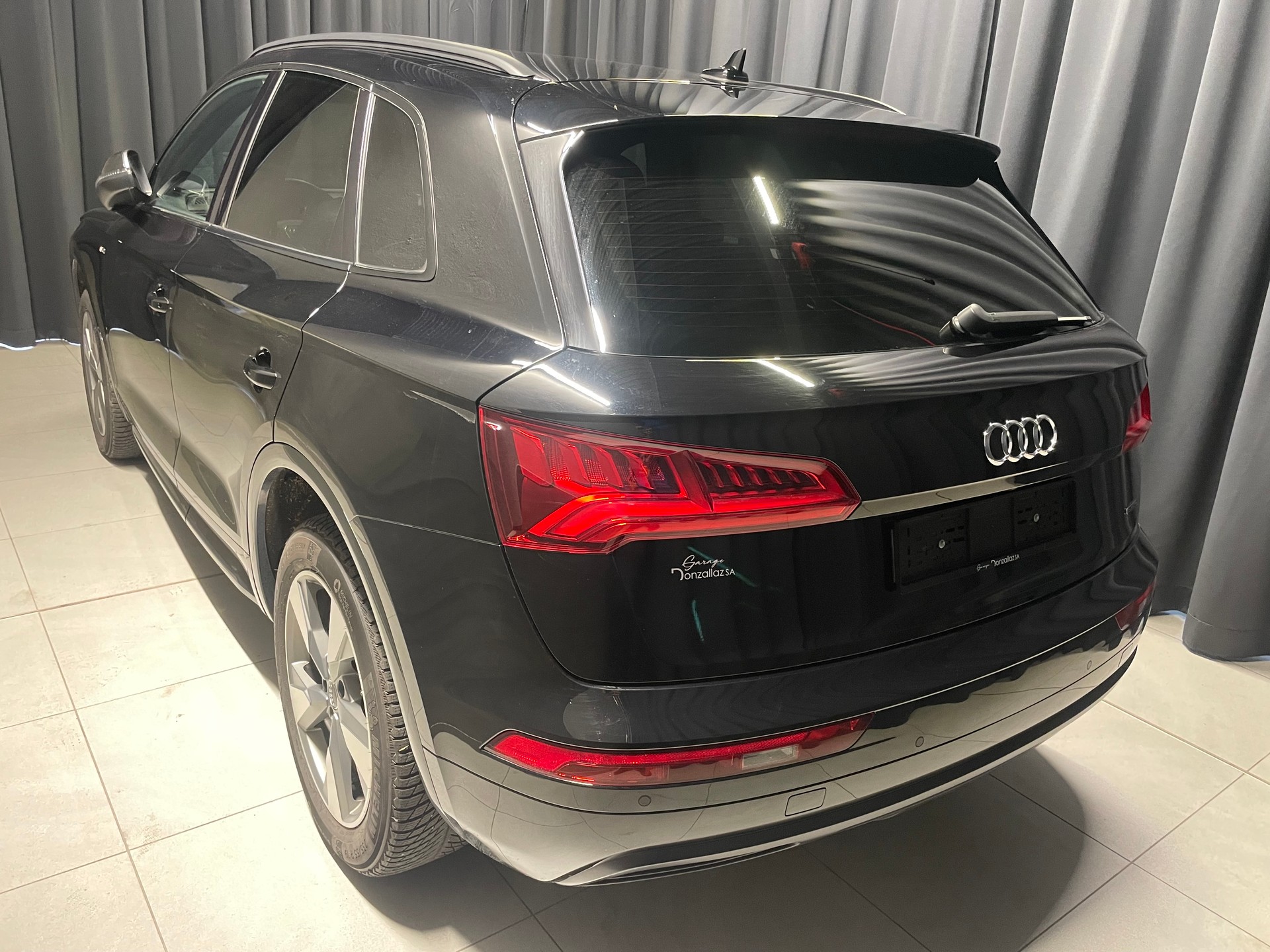 AUDI Q5 40 TDI design quattro S-tronic S-line (31)-image-3