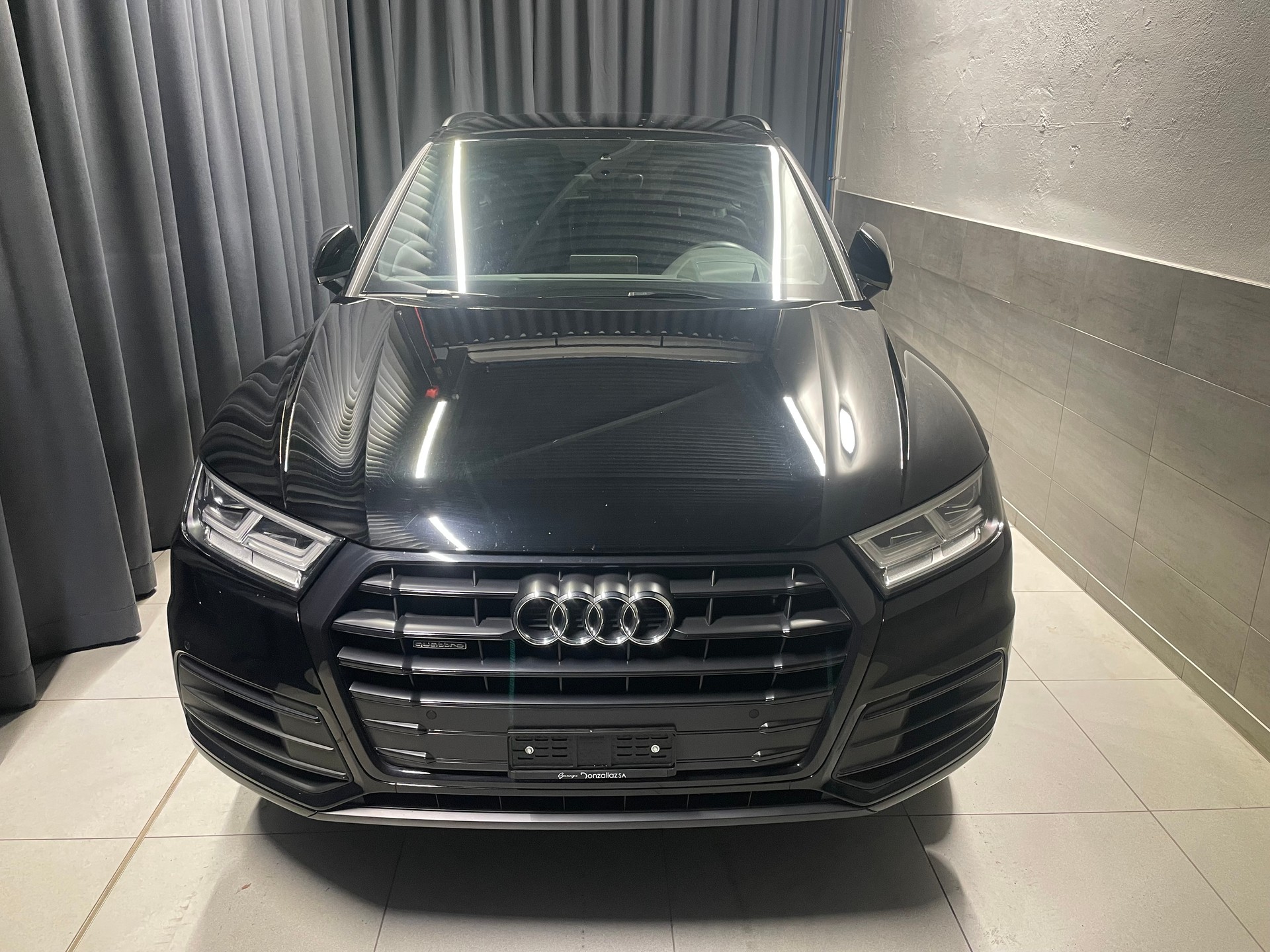 AUDI Q5 40 TDI design quattro S-tronic S-line (31)-image-1