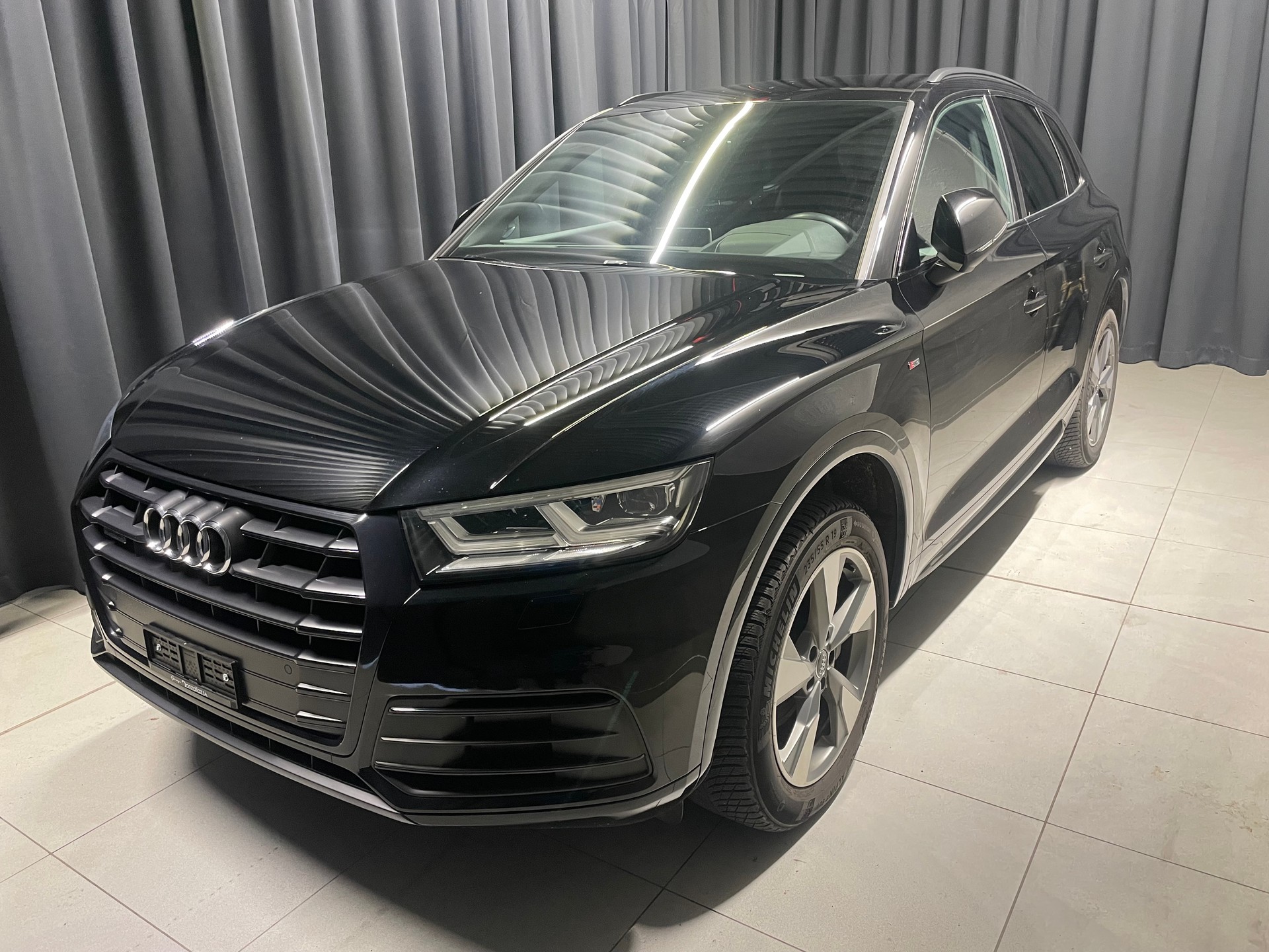 AUDI Q5 40 TDI design quattro S-tronic S-line (31)-image-2
