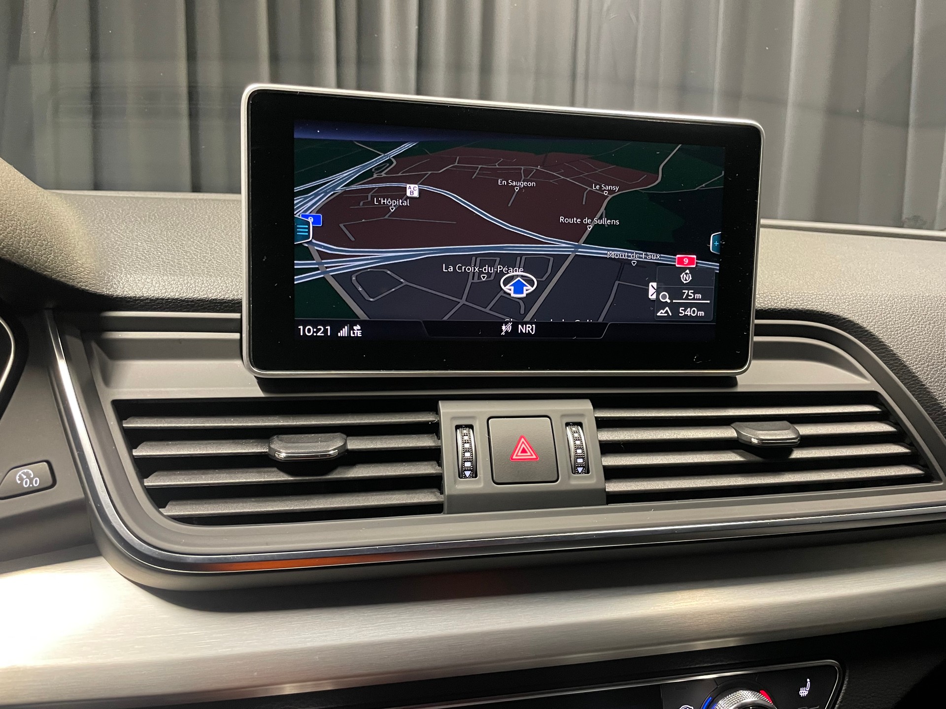 AUDI Q5 40 TDI design quattro S-tronic S-line (31)-image-12