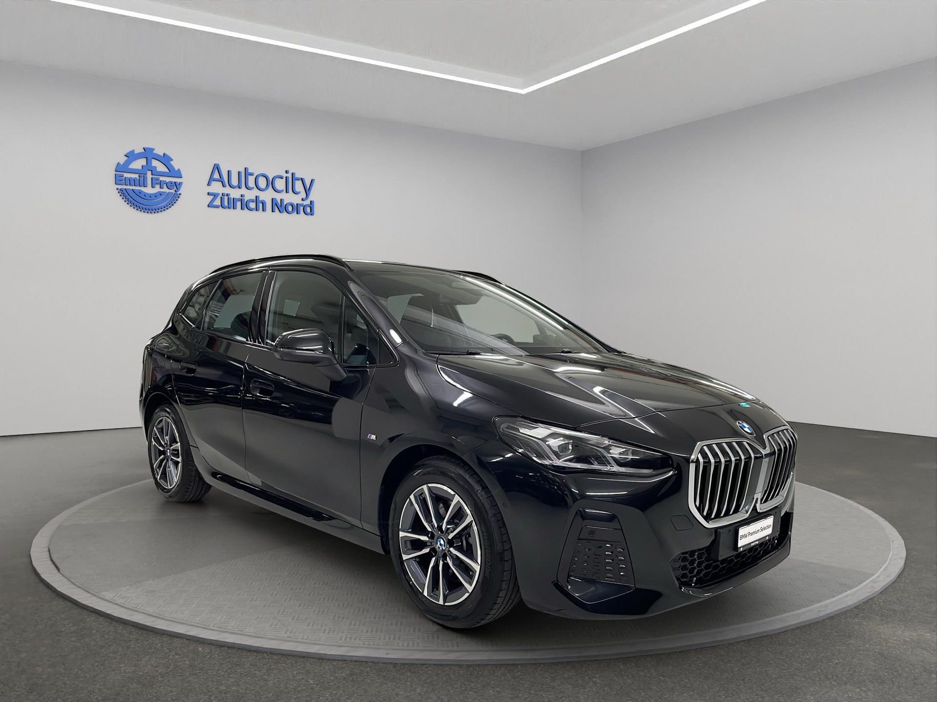 BMW 223i xDrive Active Tourer-image-2