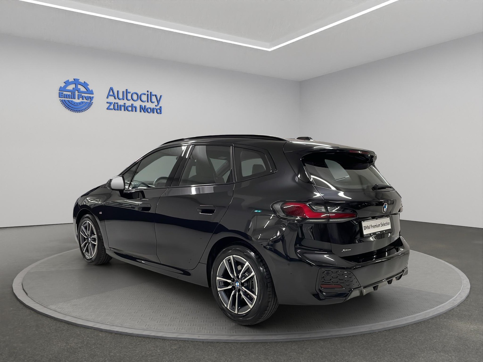 BMW 223i xDrive Active Tourer-image-3