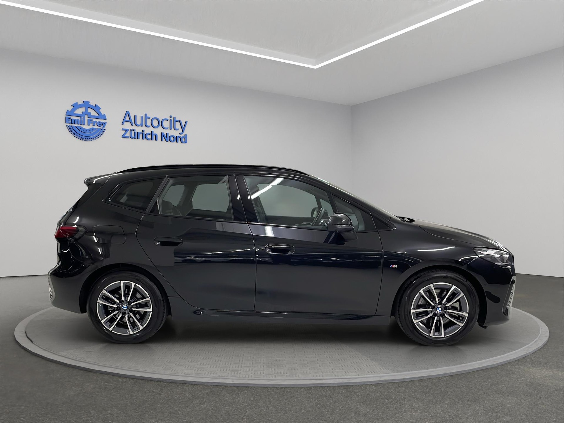 BMW 223i xDrive Active Tourer-image-5