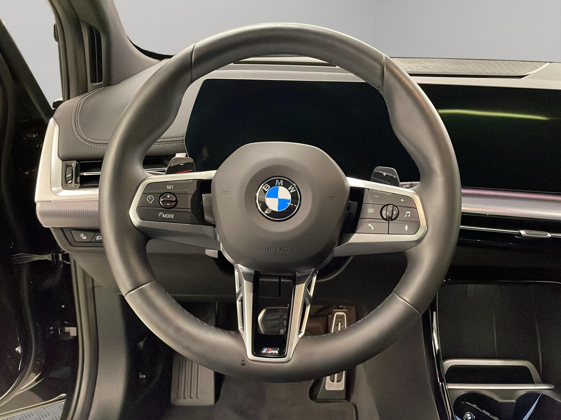 BMW 223i xDrive Active Tourer-image-12