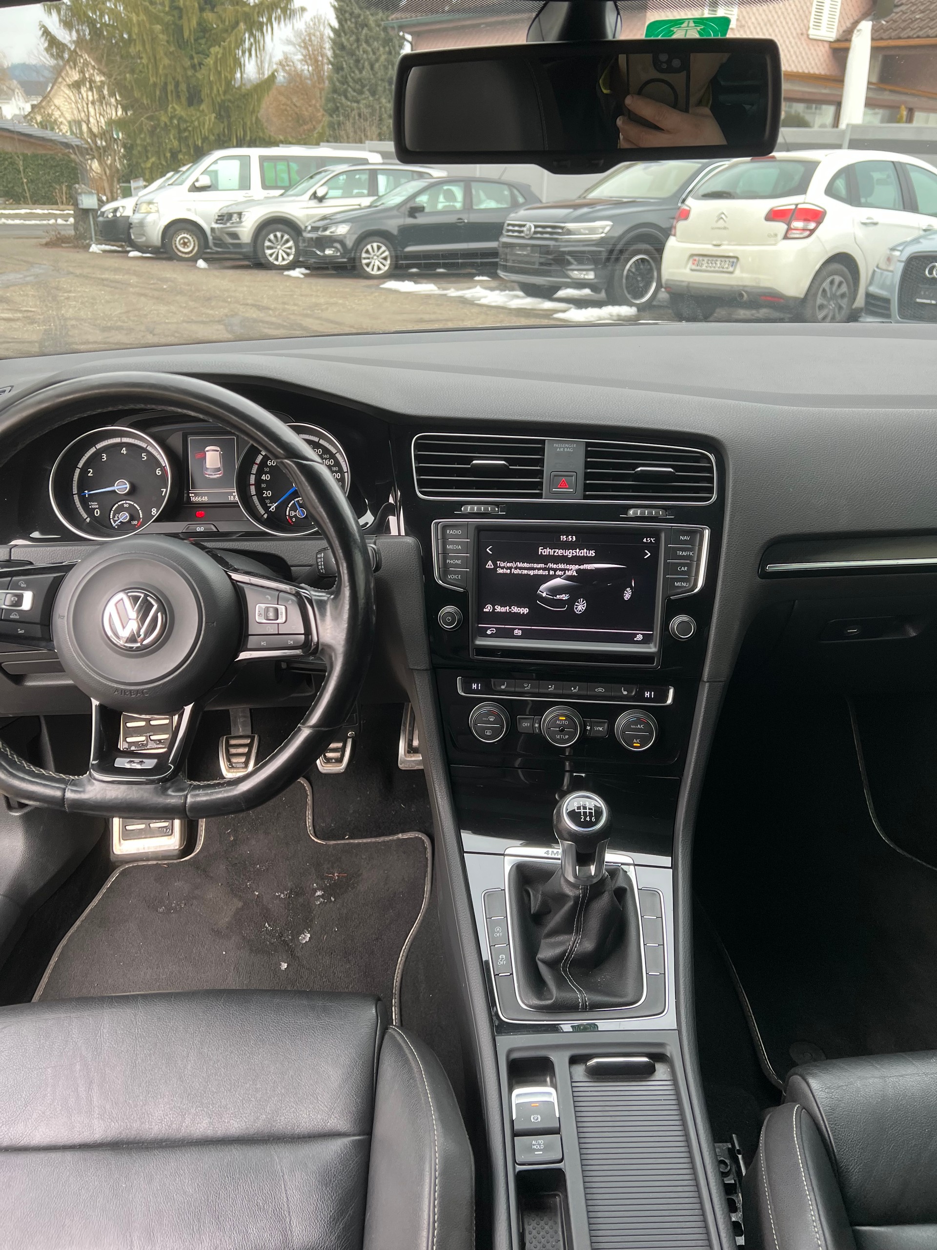 VW Golf 2.0 TSI R 4Motion-image-8