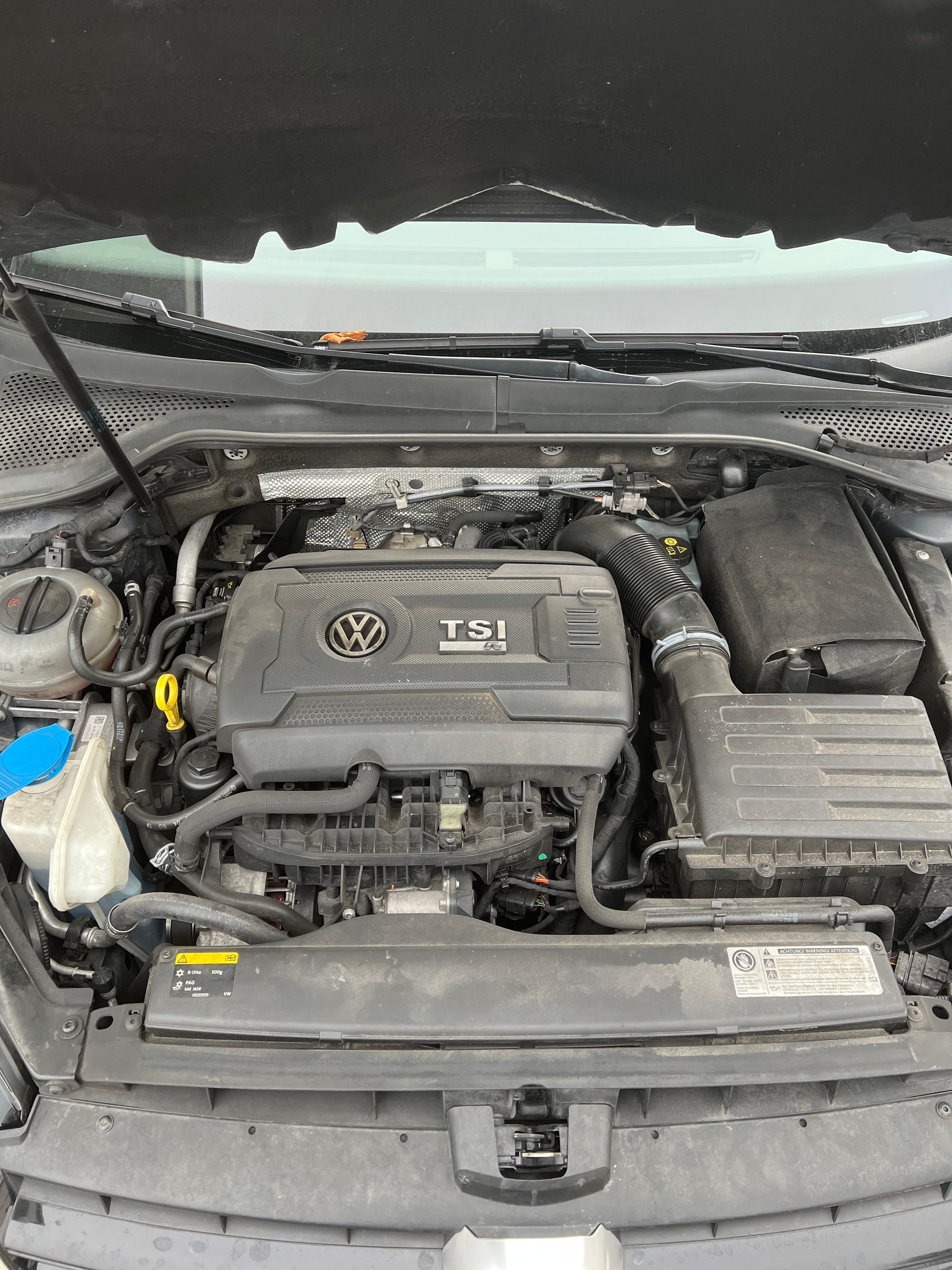 VW Golf 2.0 TSI R 4Motion-image-10