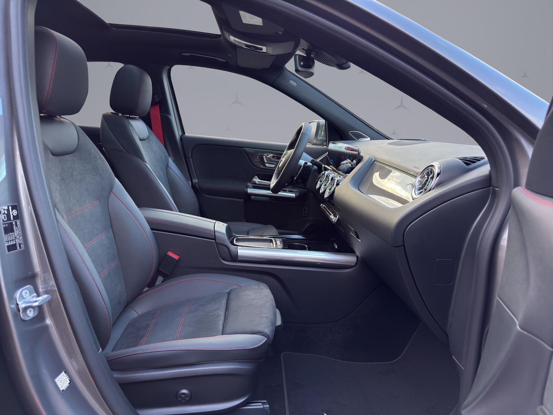 MERCEDES-BENZ GLA 35 AMG 4matic-image-16