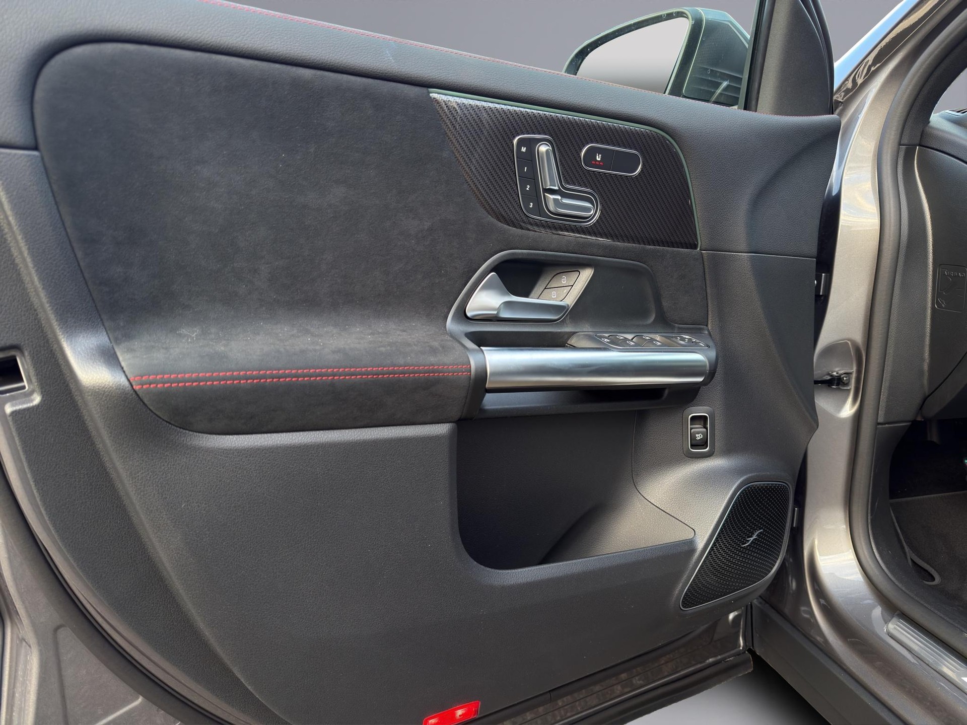 MERCEDES-BENZ GLA 35 AMG 4matic-image-21