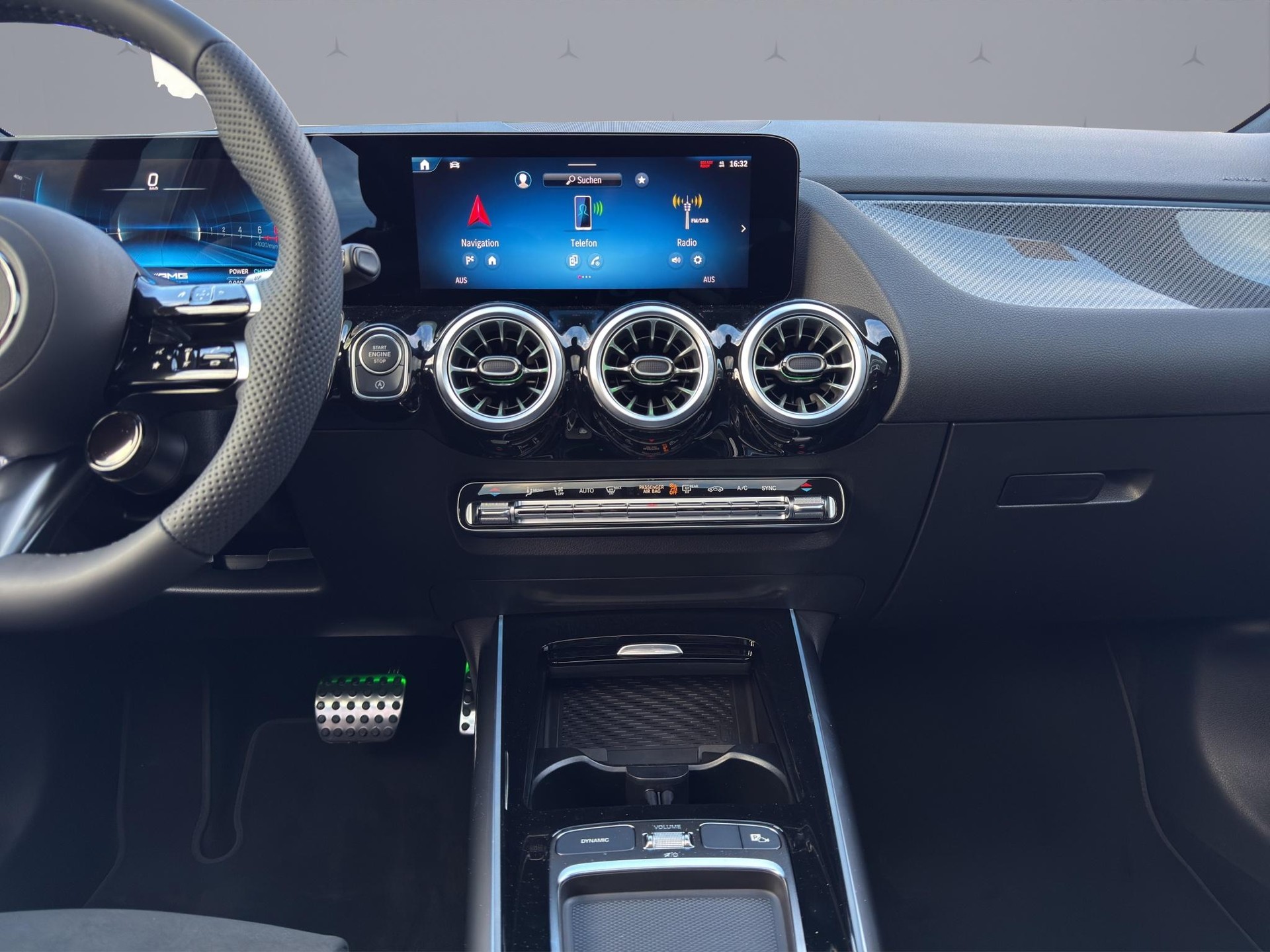 MERCEDES-BENZ GLA 35 AMG 4matic-image-14