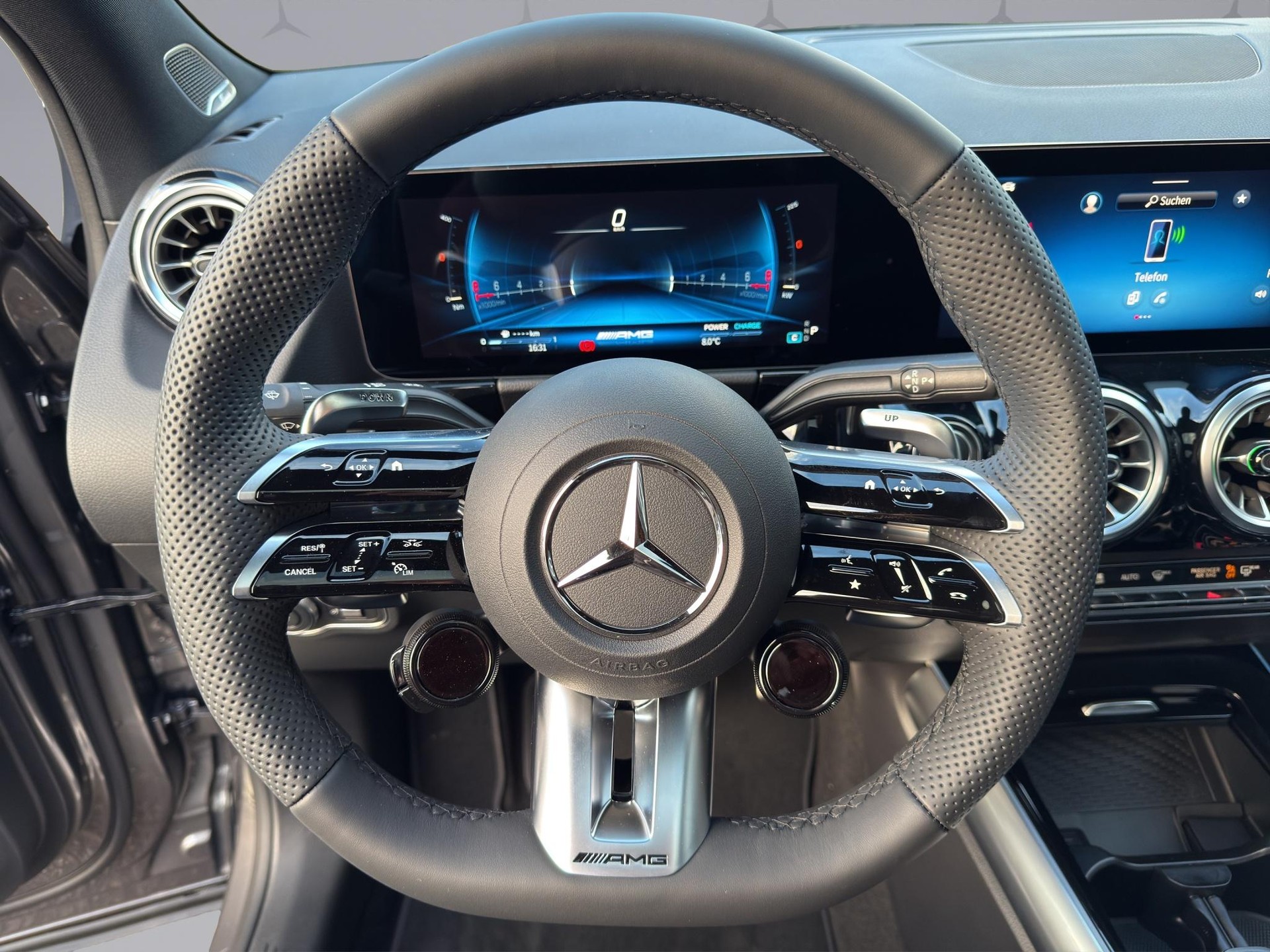 MERCEDES-BENZ GLA 35 AMG 4matic-image-10