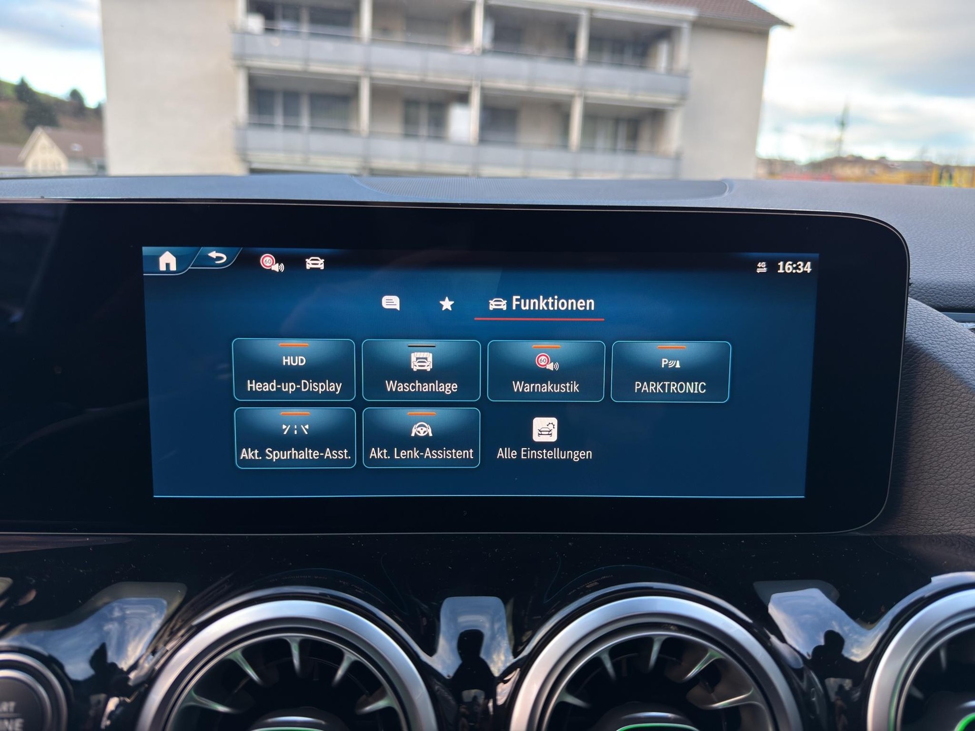 MERCEDES-BENZ GLA 35 AMG 4matic-image-23