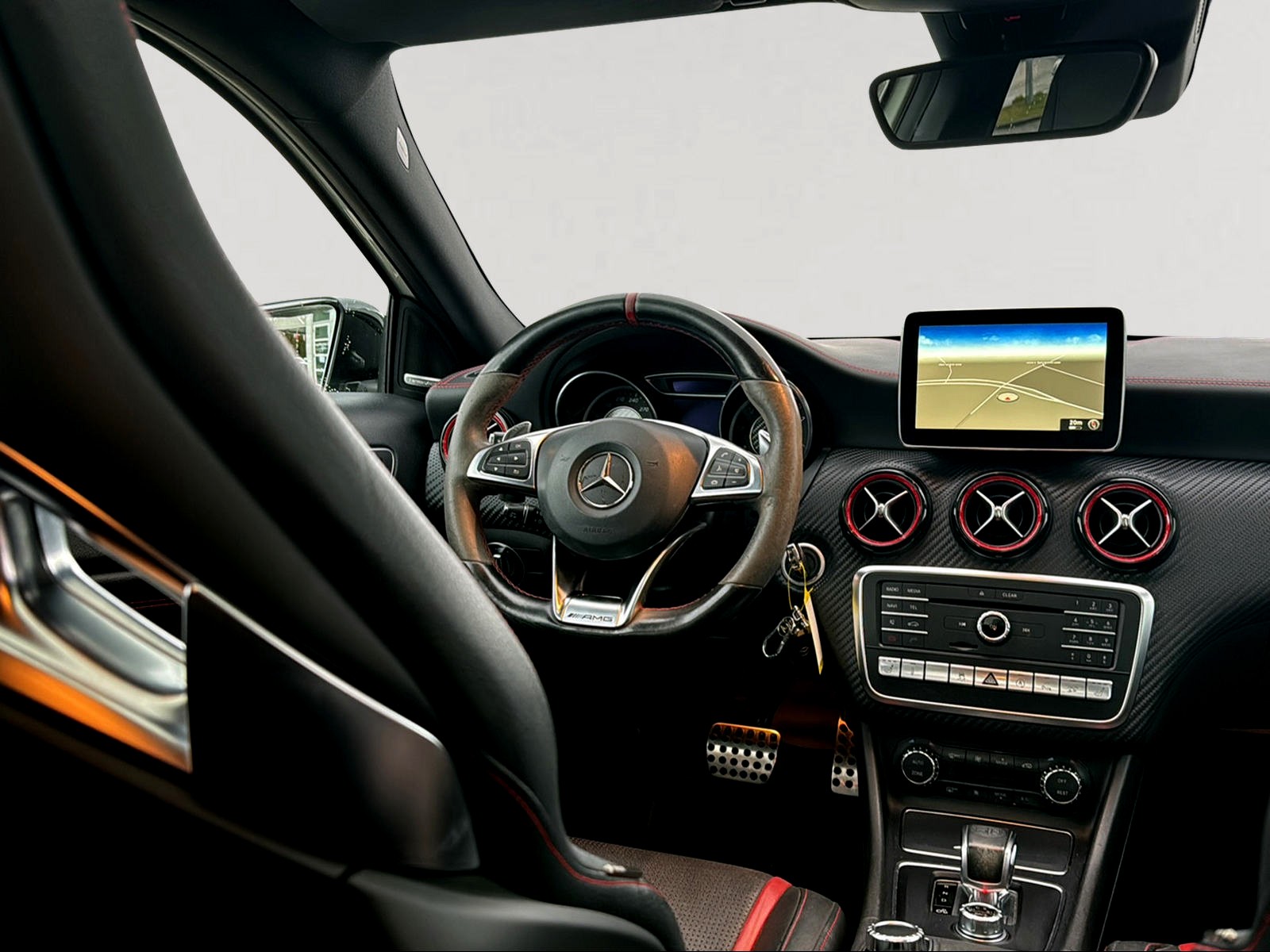 MERCEDES-BENZ A 45 AMG 4Matic Speedshift 7G-DCT-image-6