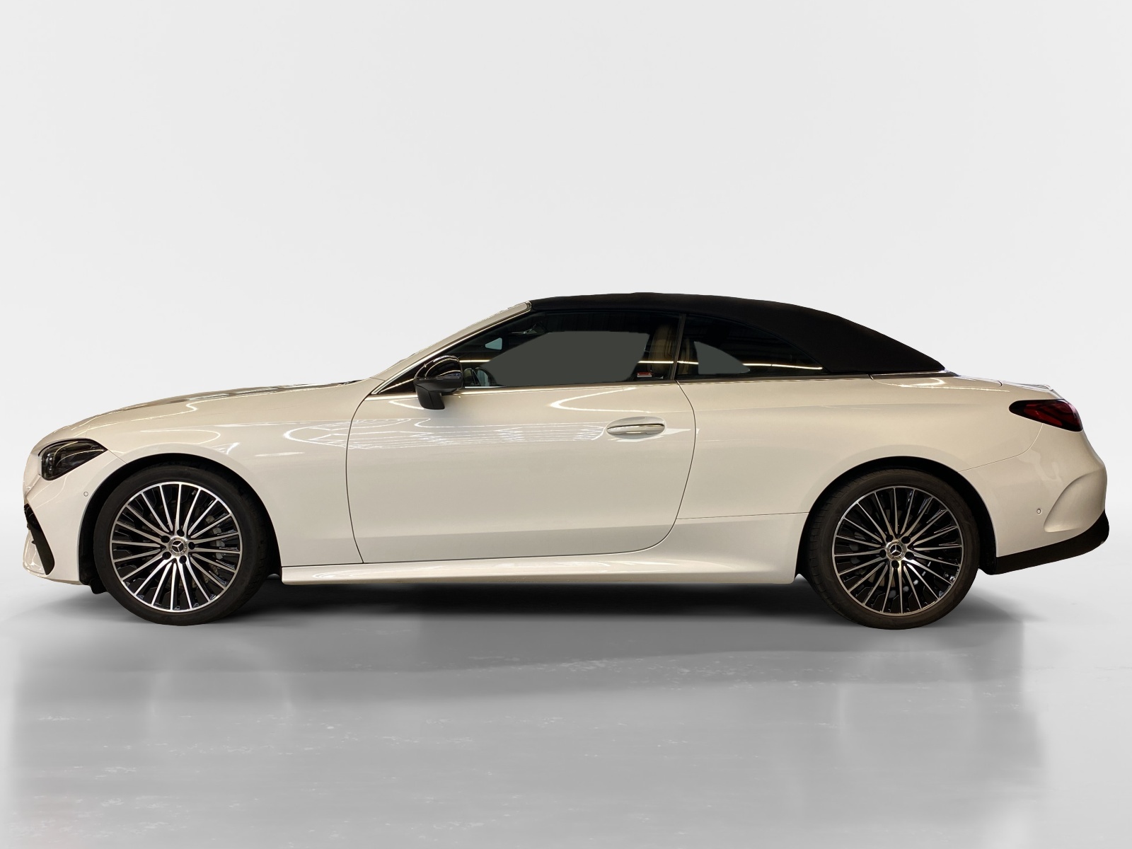 MERCEDES-BENZ CLE 450 AMG Line 4MATIC Cabriolet-showroom-element-2