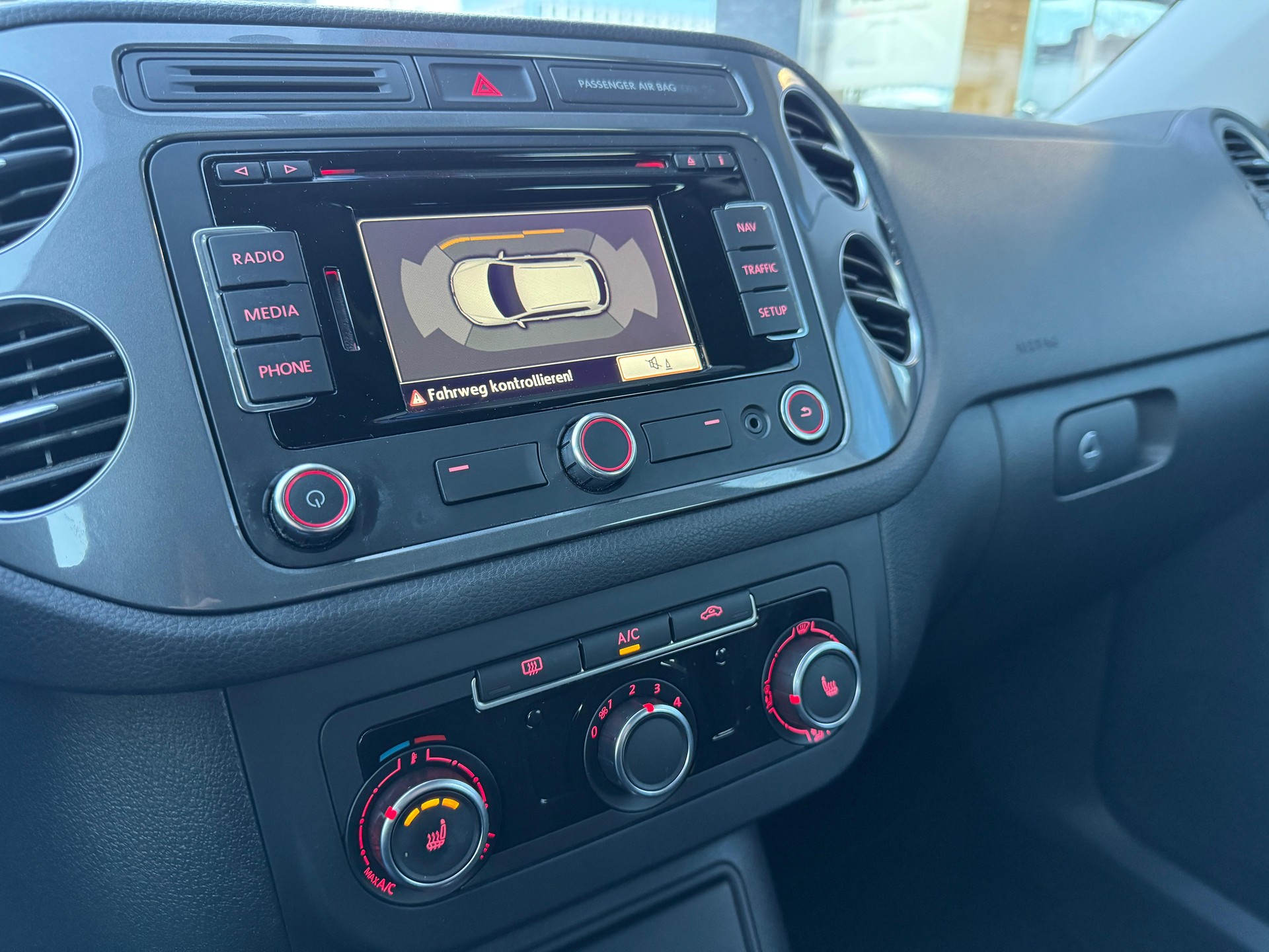 VW Tiguan 2.0 TSI 180 Track & Field DSG-image-13