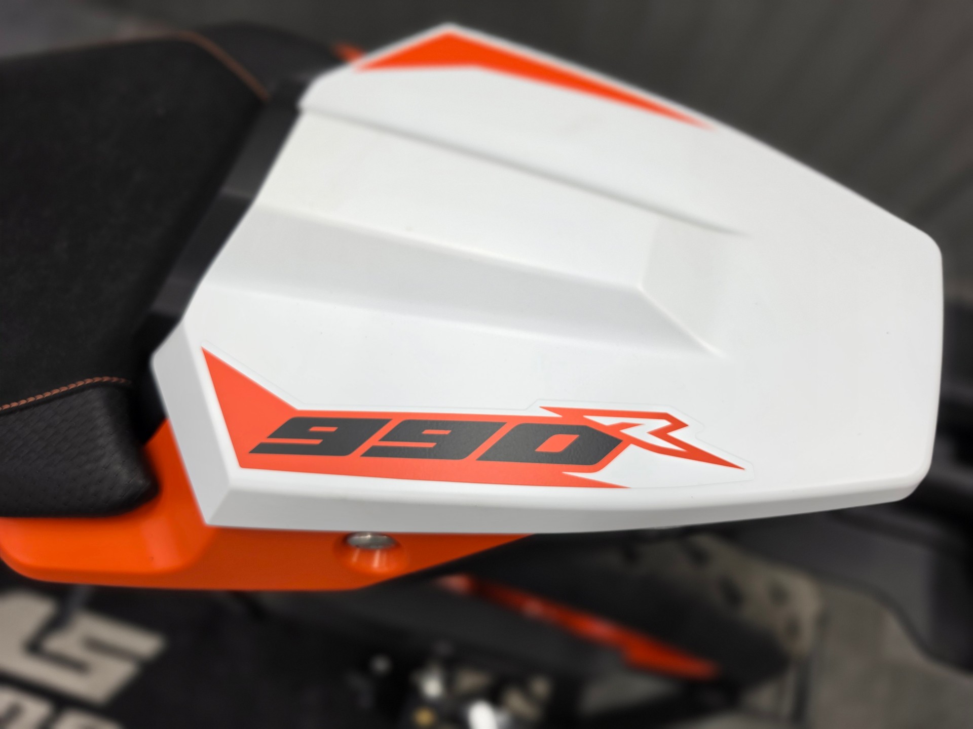 KTM 990 Duke R-image-10