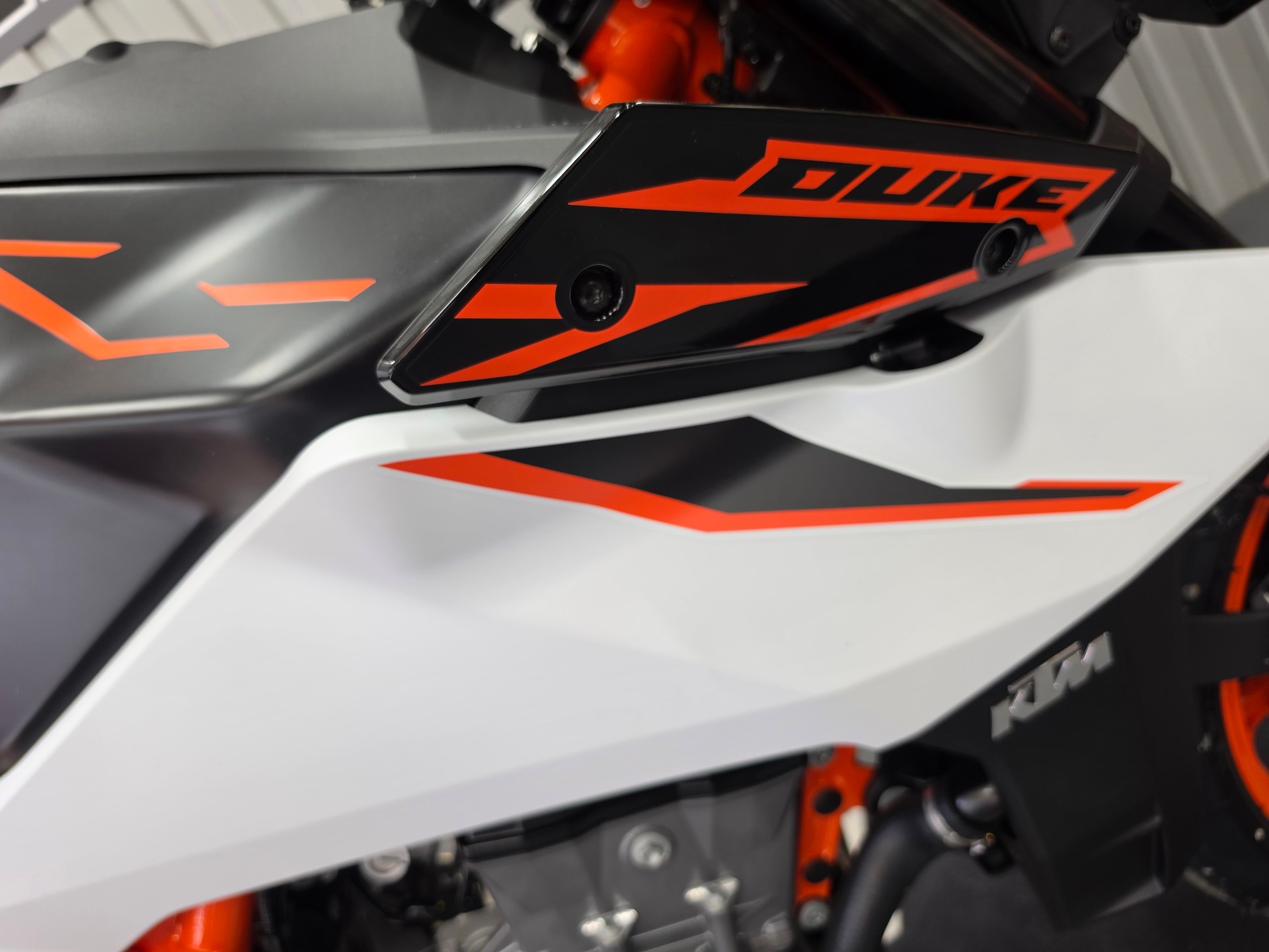 KTM 990 Duke R-image-5
