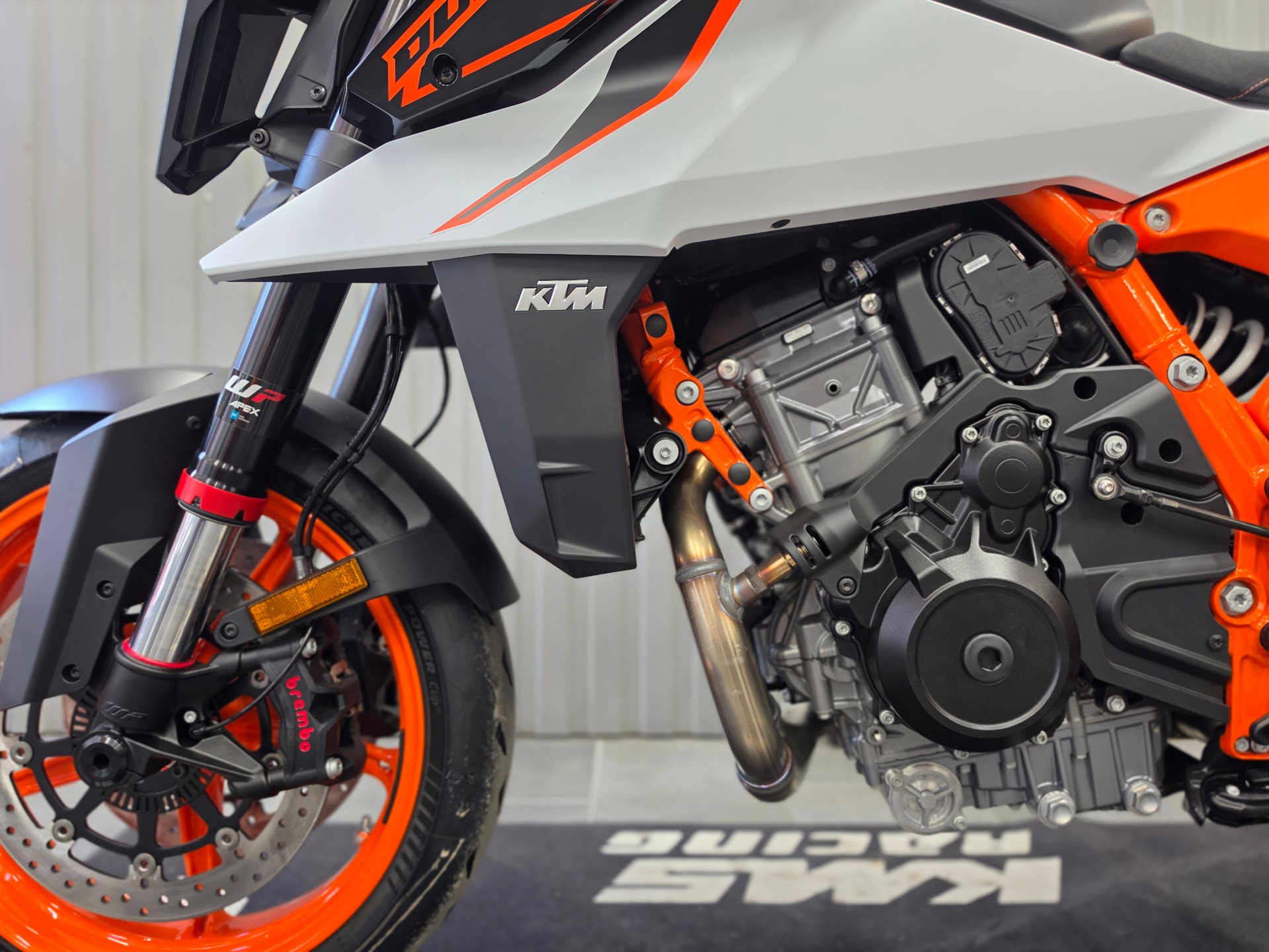KTM 990 Duke R-image-9