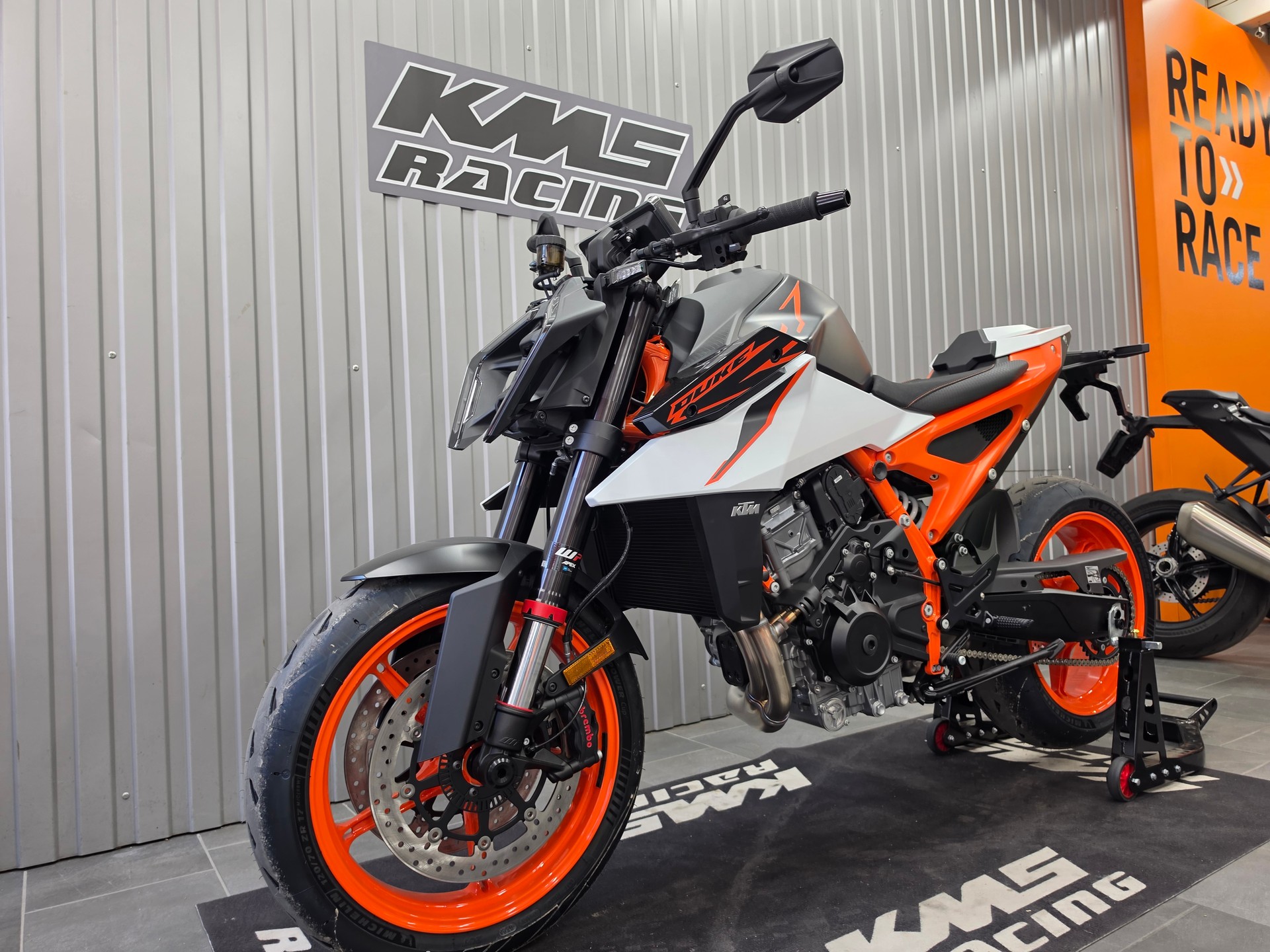 KTM 990 Duke R-image-12
