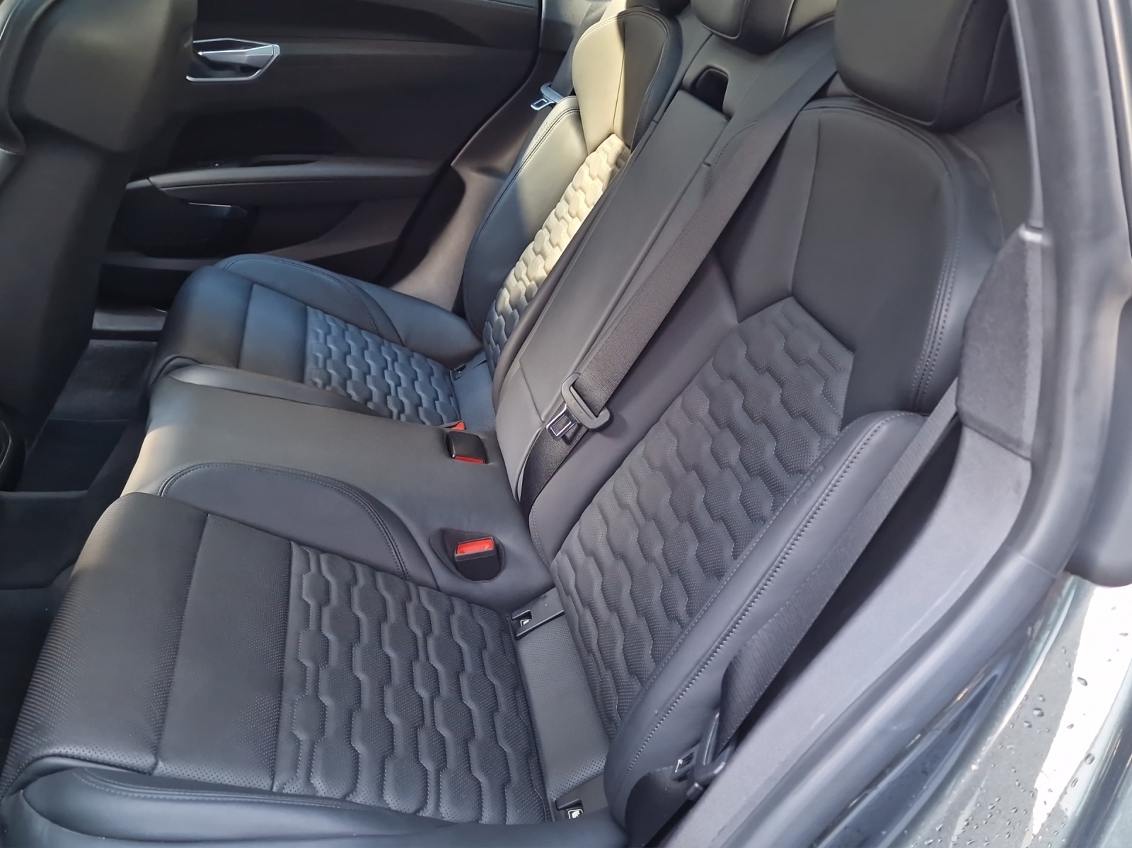AUDI e-tron GT quattro-image-11